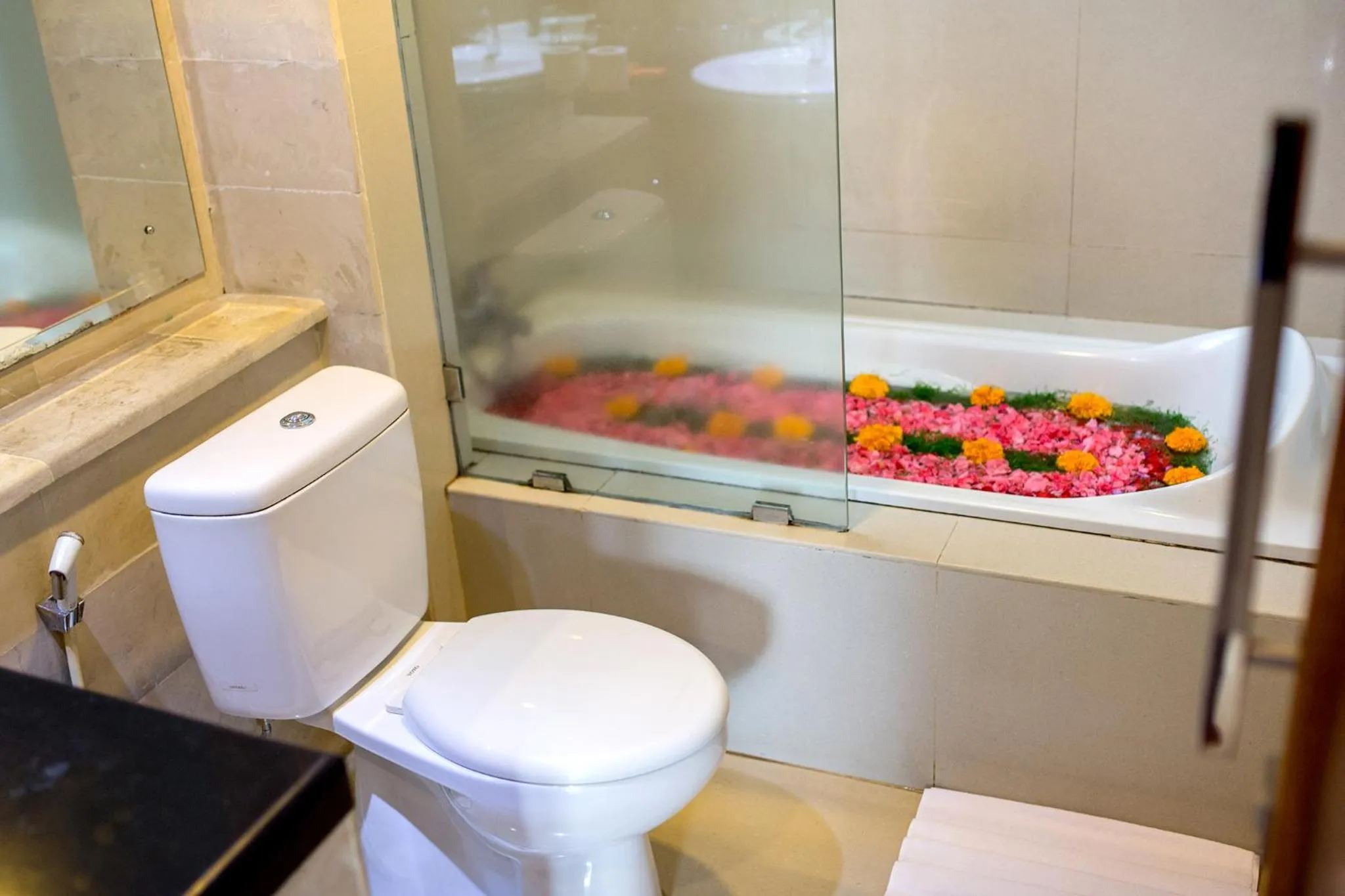 Shower in Alas Petulu Villa Resort and Spa