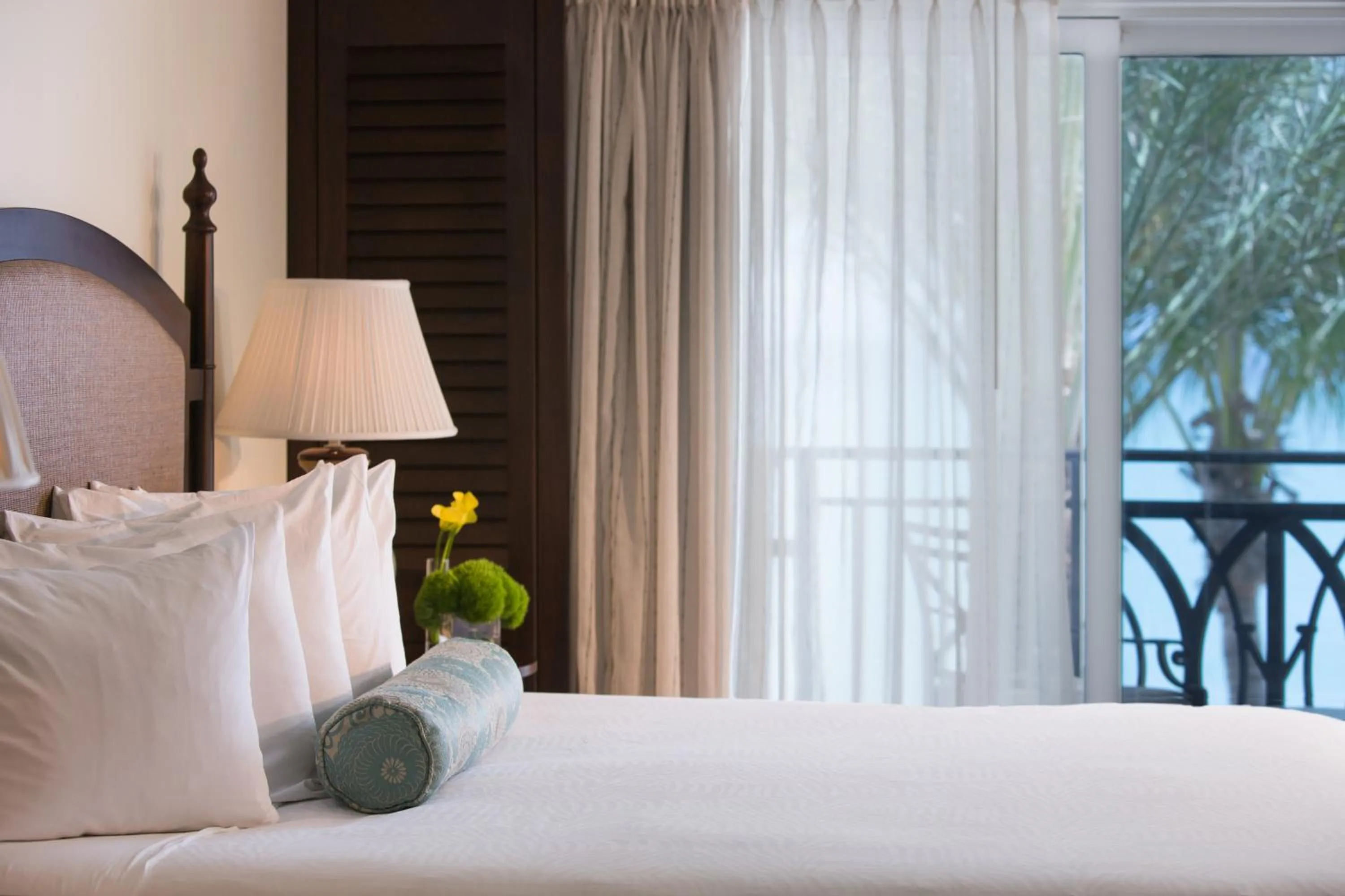 Photo of the whole room, Bed in Kimpton Vero Beach Hotel & Spa by IHG