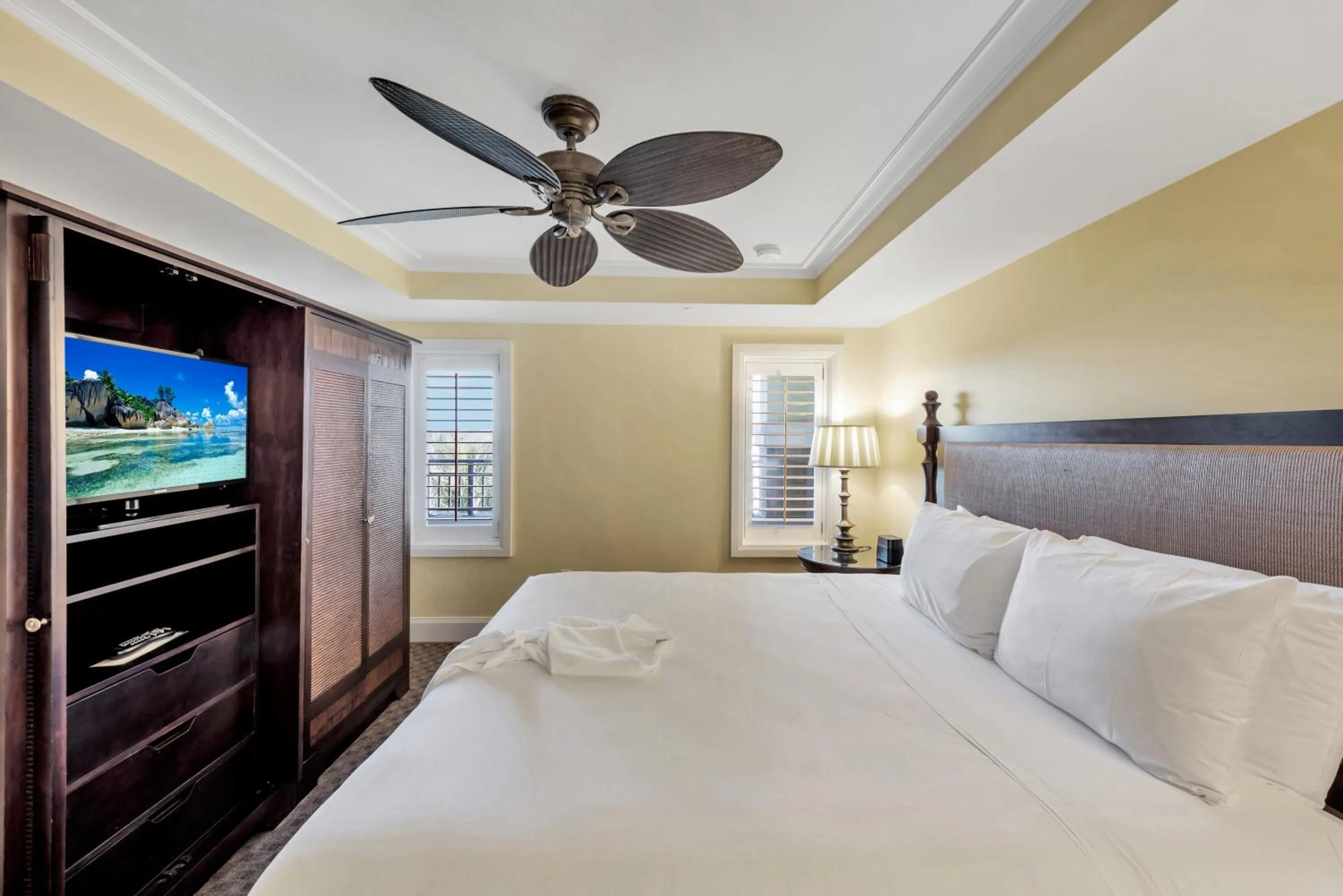 Photo of the whole room, Bed in Kimpton Vero Beach Hotel & Spa by IHG