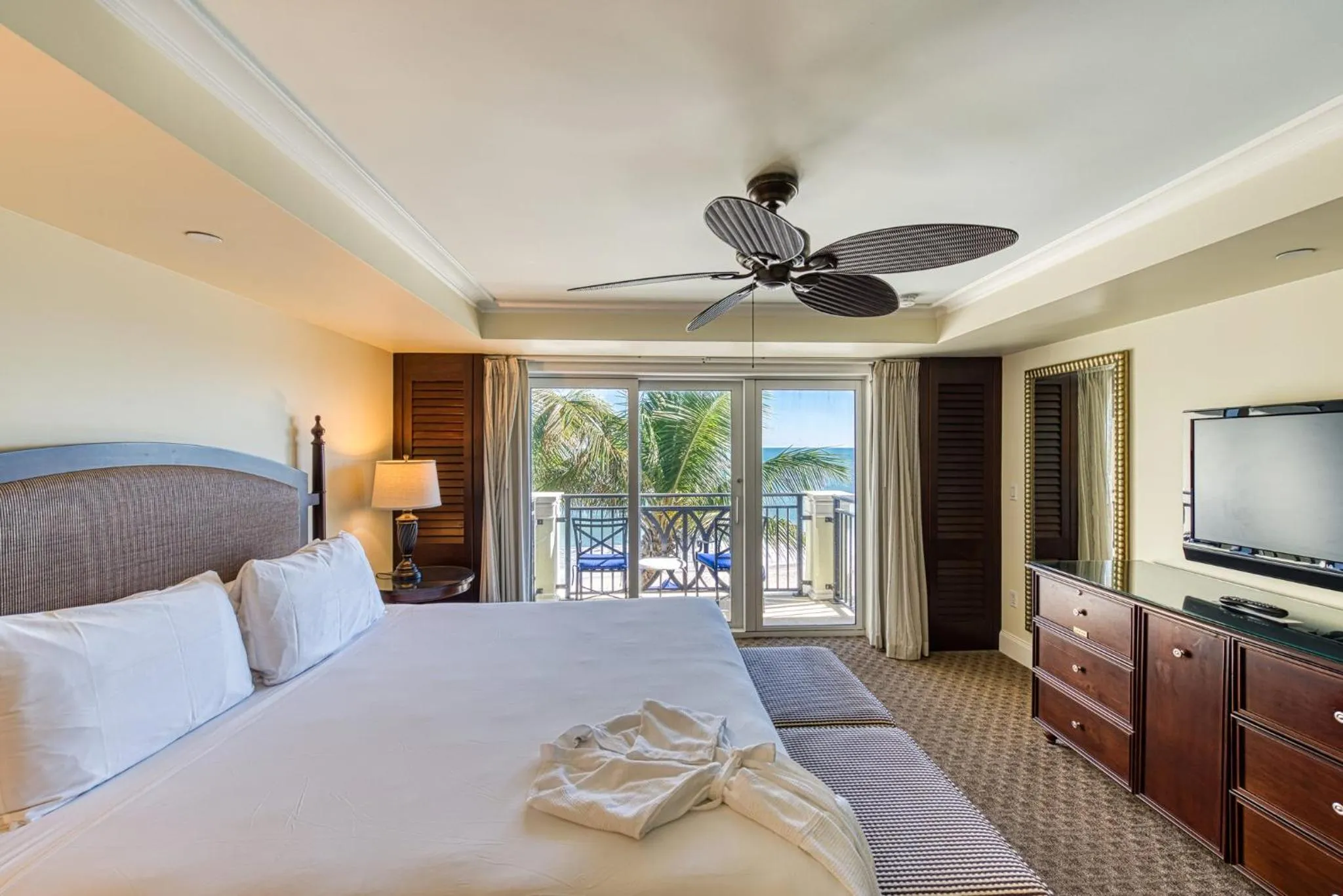 Photo of the whole room, Bed in Kimpton Vero Beach Hotel & Spa by IHG