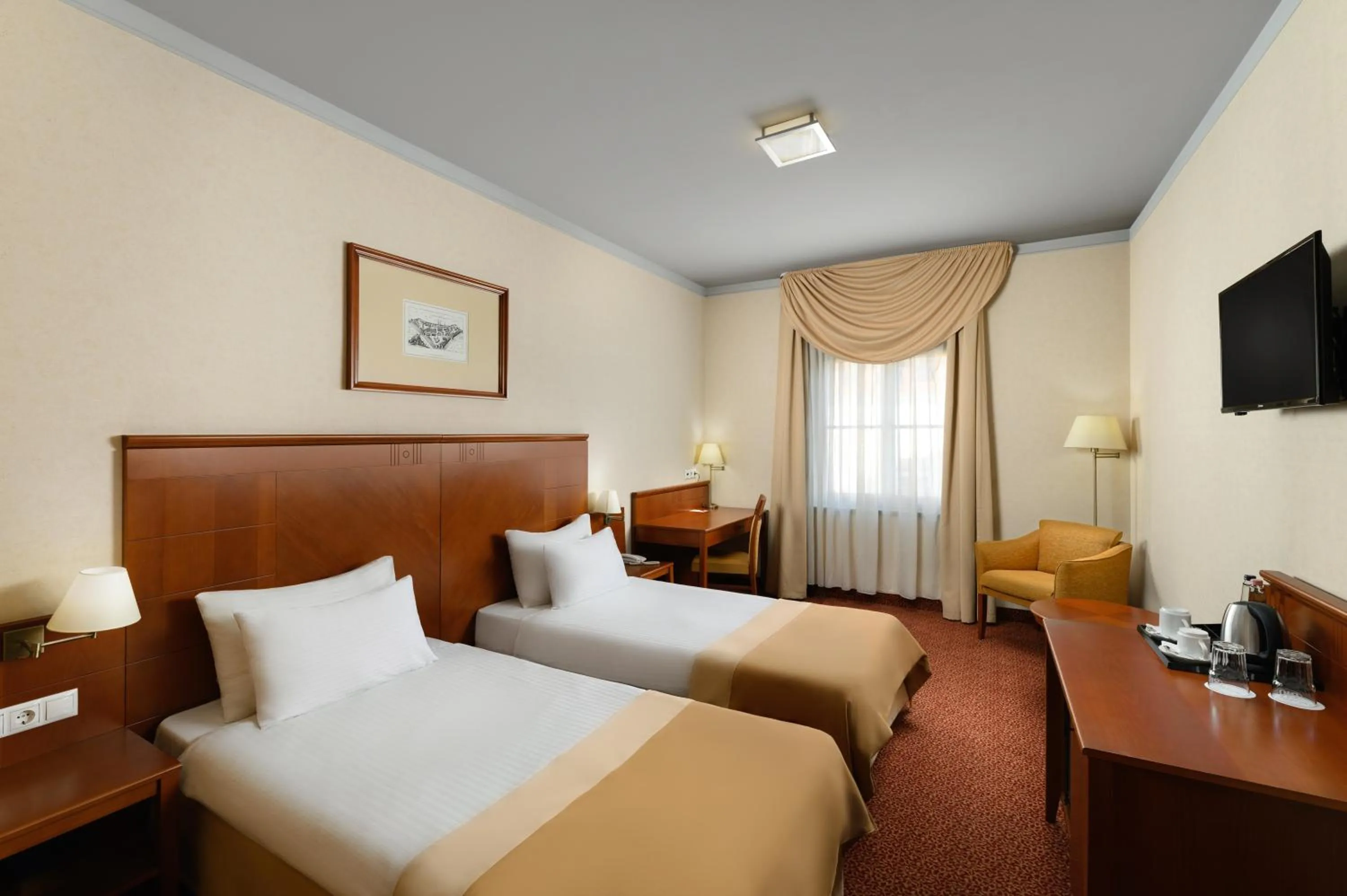 Photo of the whole room, Bed in Mercure Szekesfehervar Magyar Kiraly