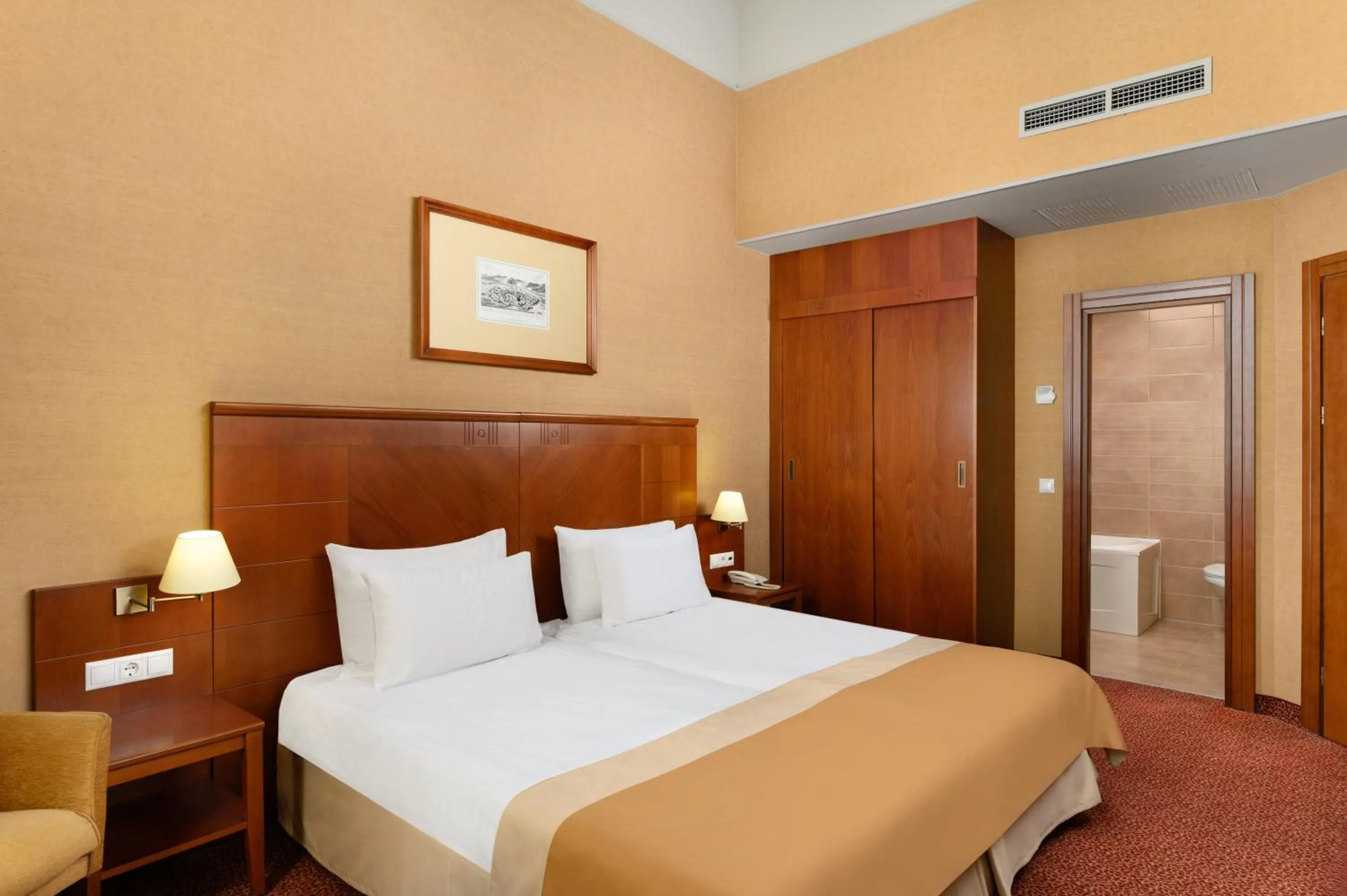 Bedroom, Bed in Mercure Szekesfehervar Magyar Kiraly