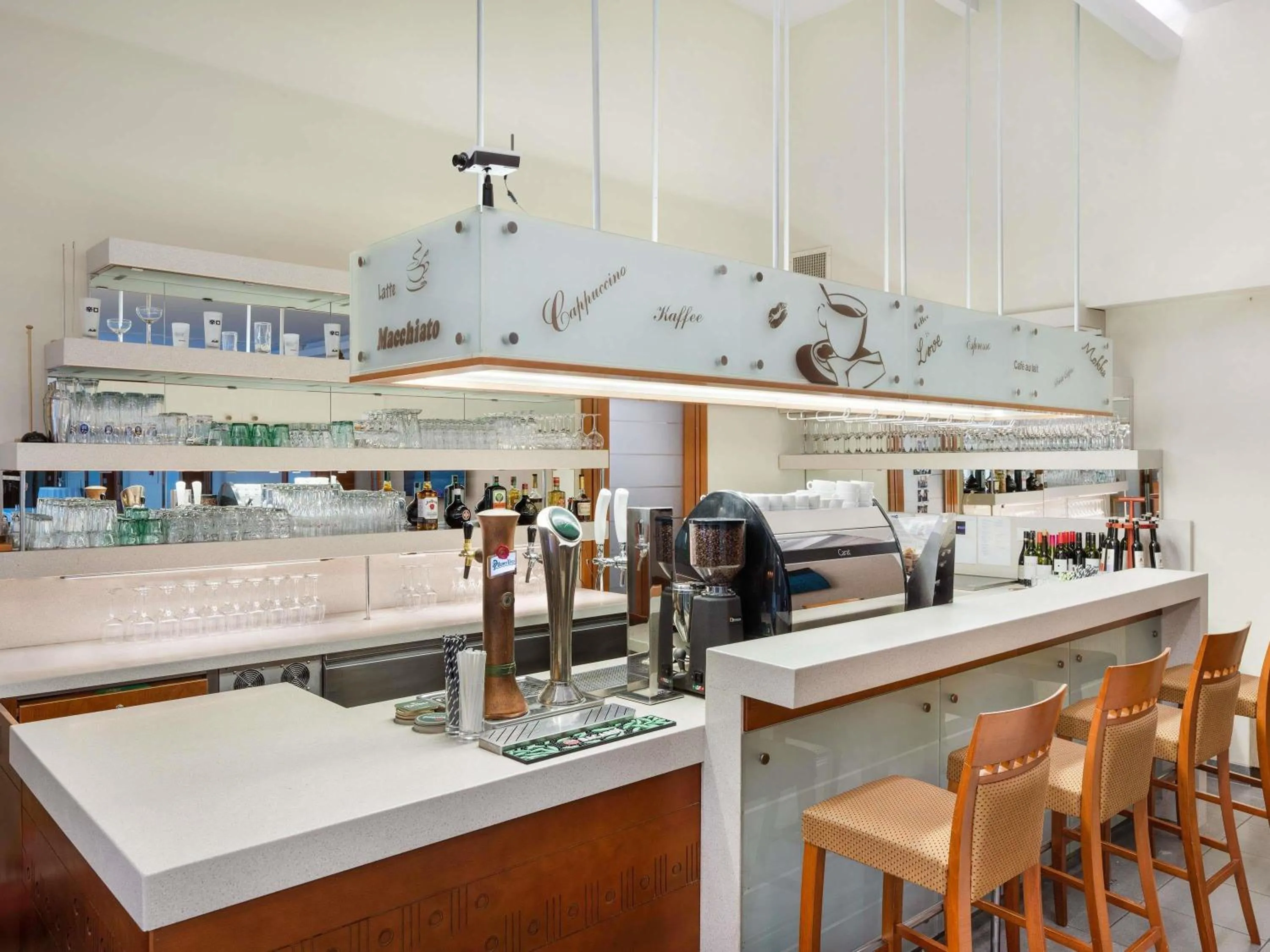 Lounge or bar in Mercure Szekesfehervar Magyar Kiraly