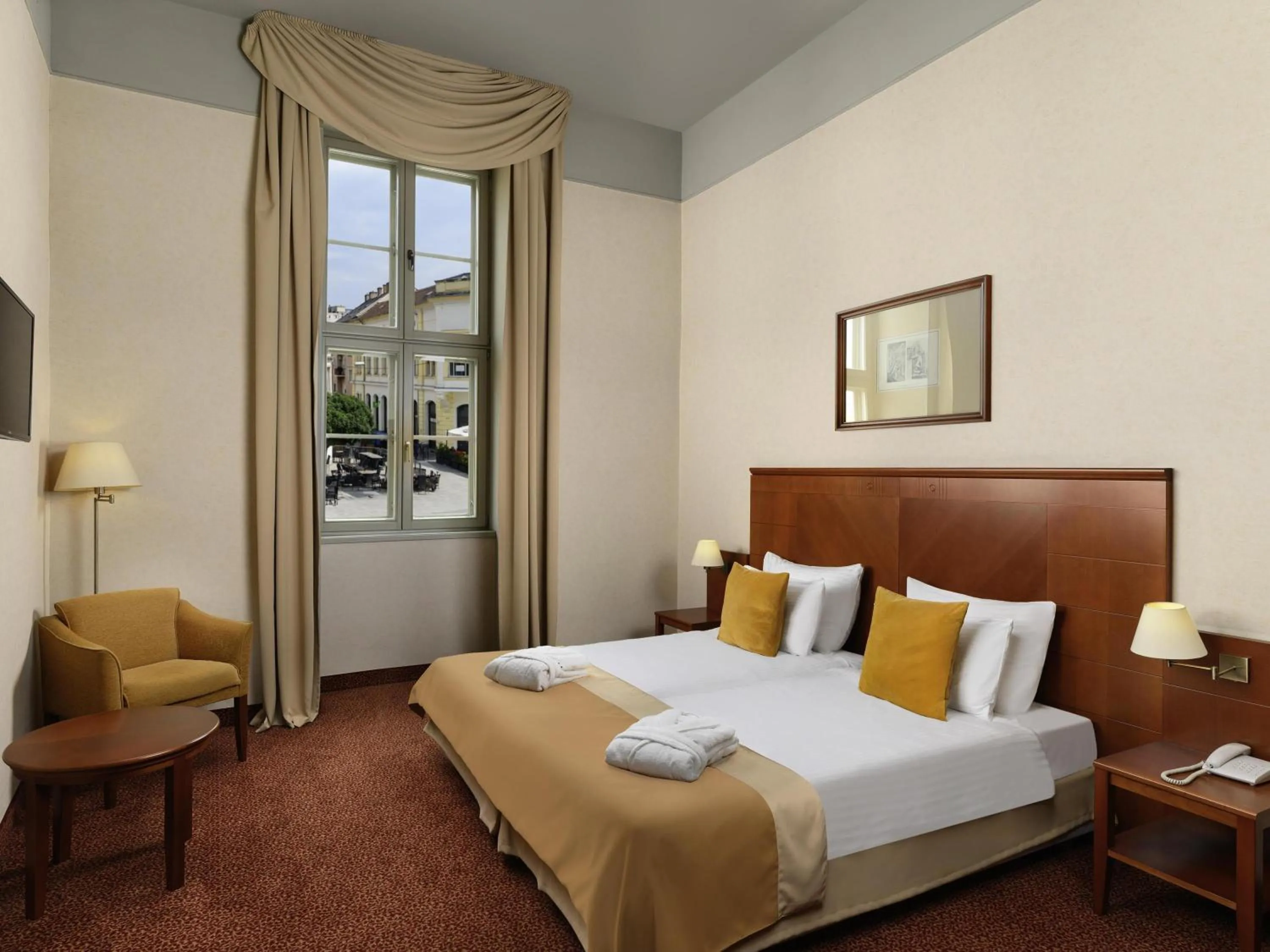 Bedroom, Bed in Mercure Szekesfehervar Magyar Kiraly