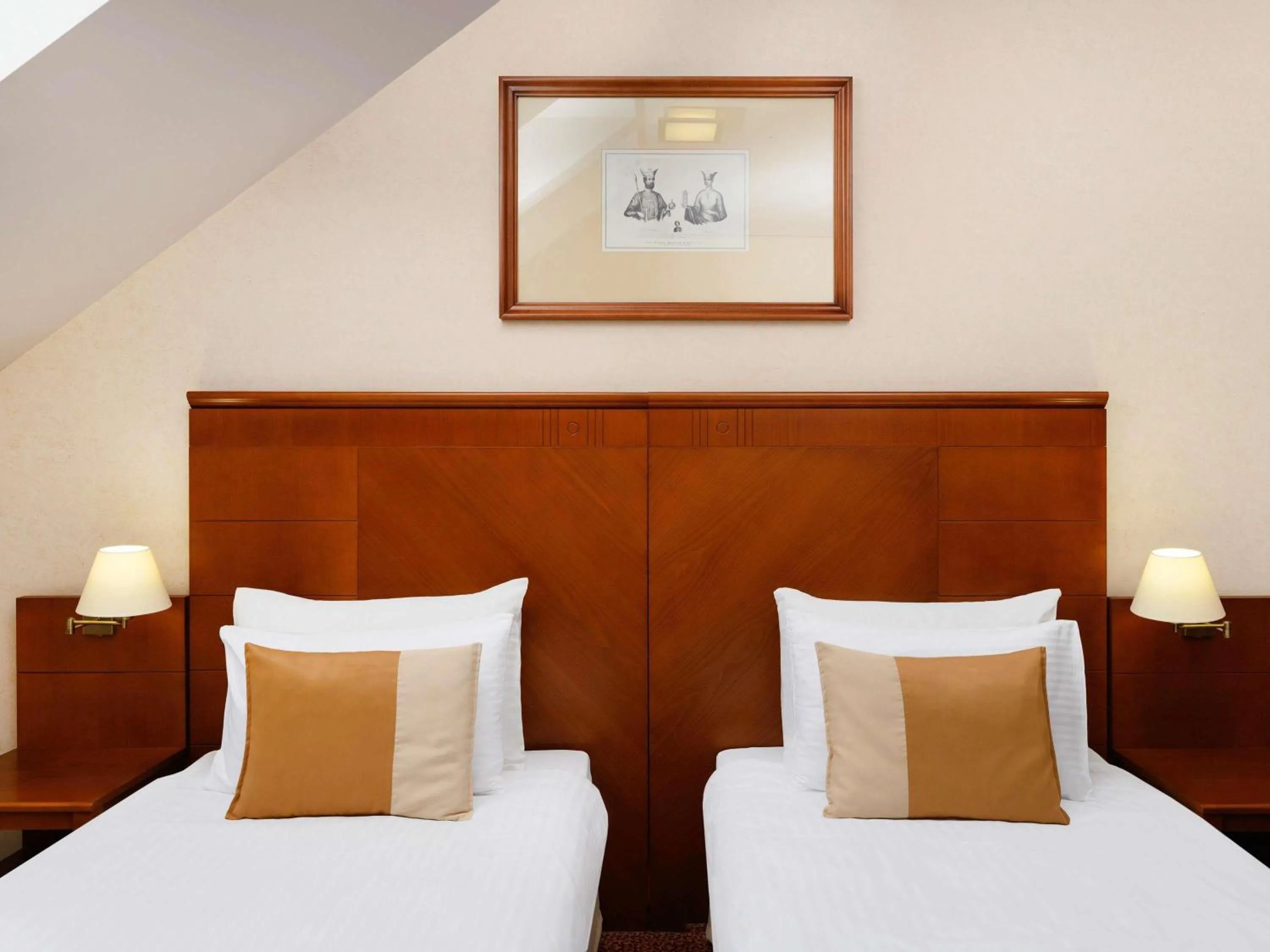 Bedroom, Bed in Mercure Szekesfehervar Magyar Kiraly