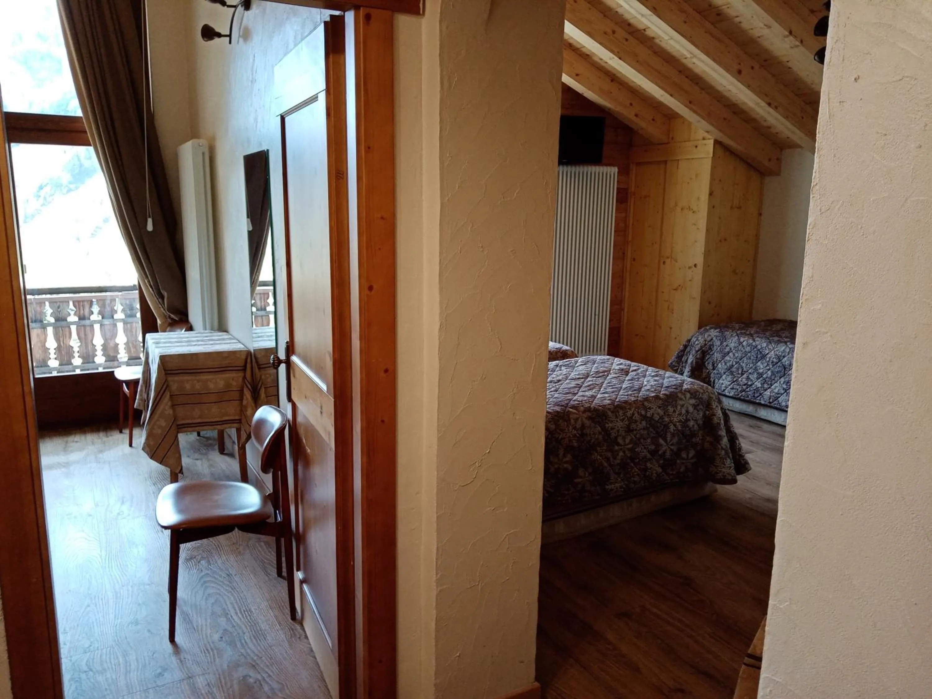 Bed in Hotel Astoria