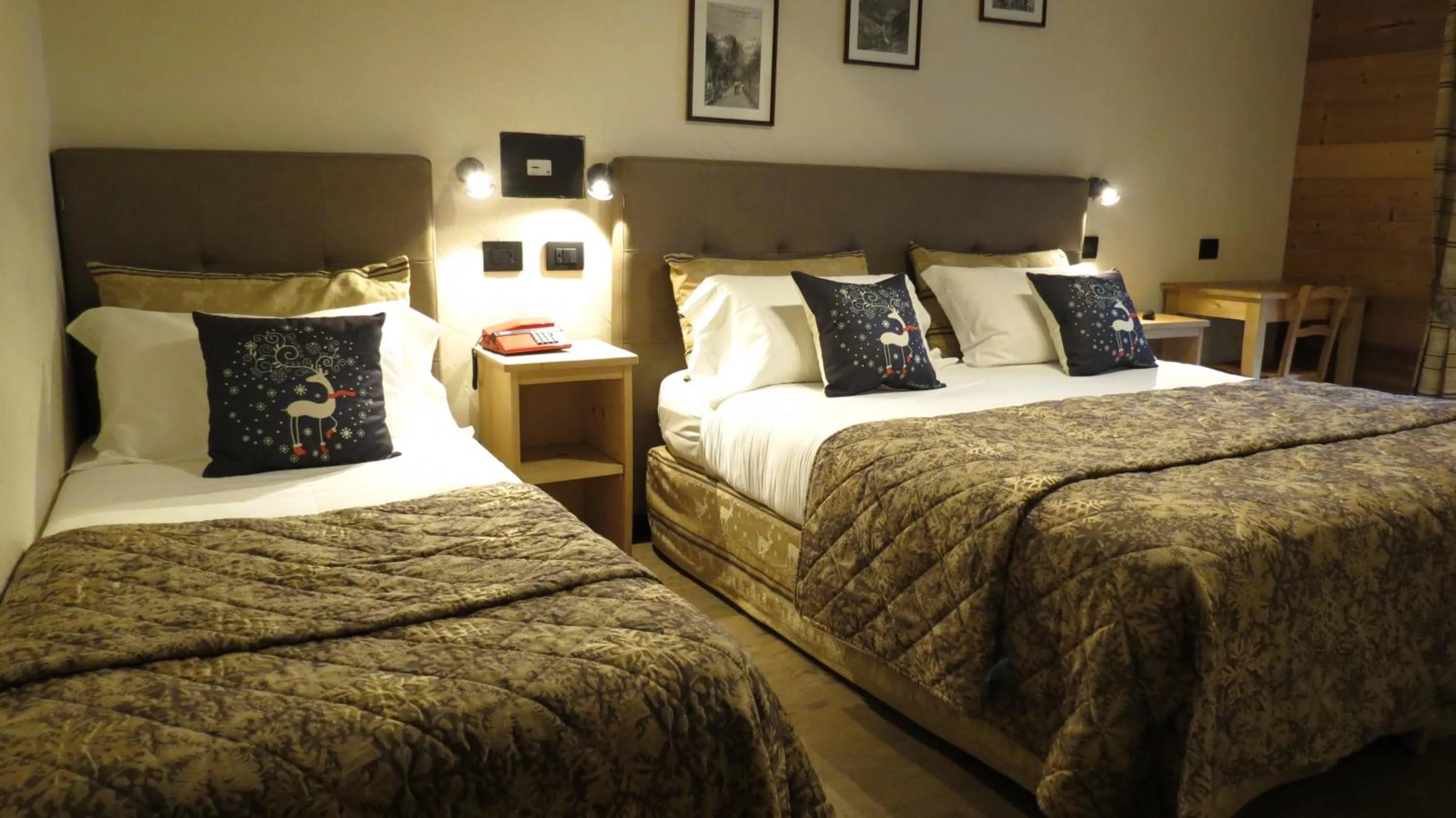 Bed in Hotel Astoria