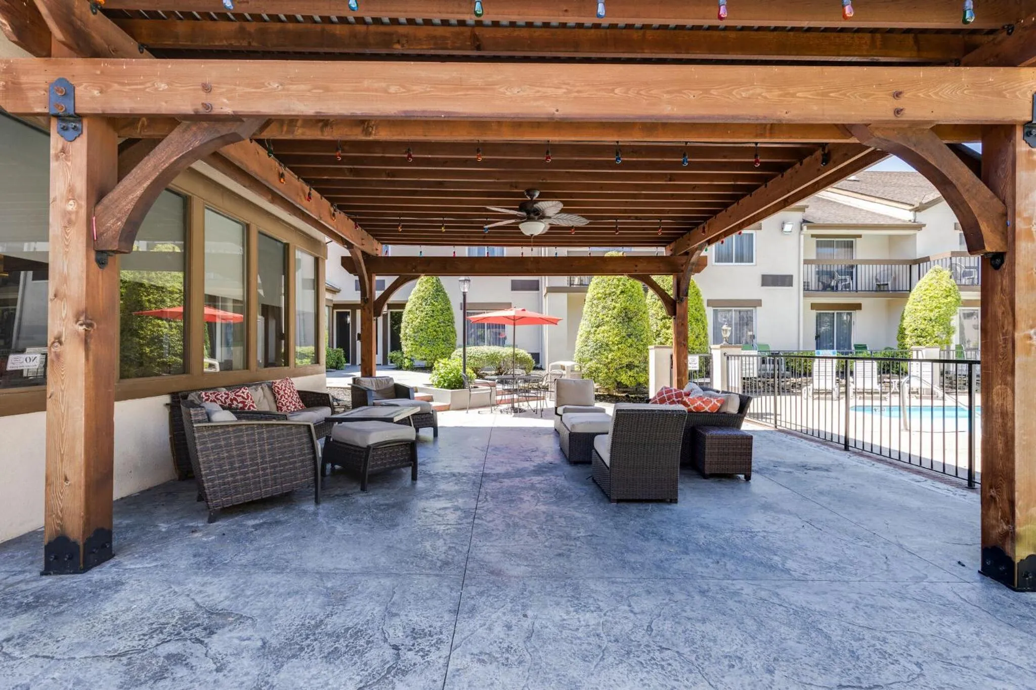 Pool view in Club Hotel Nashville Inn & Suites