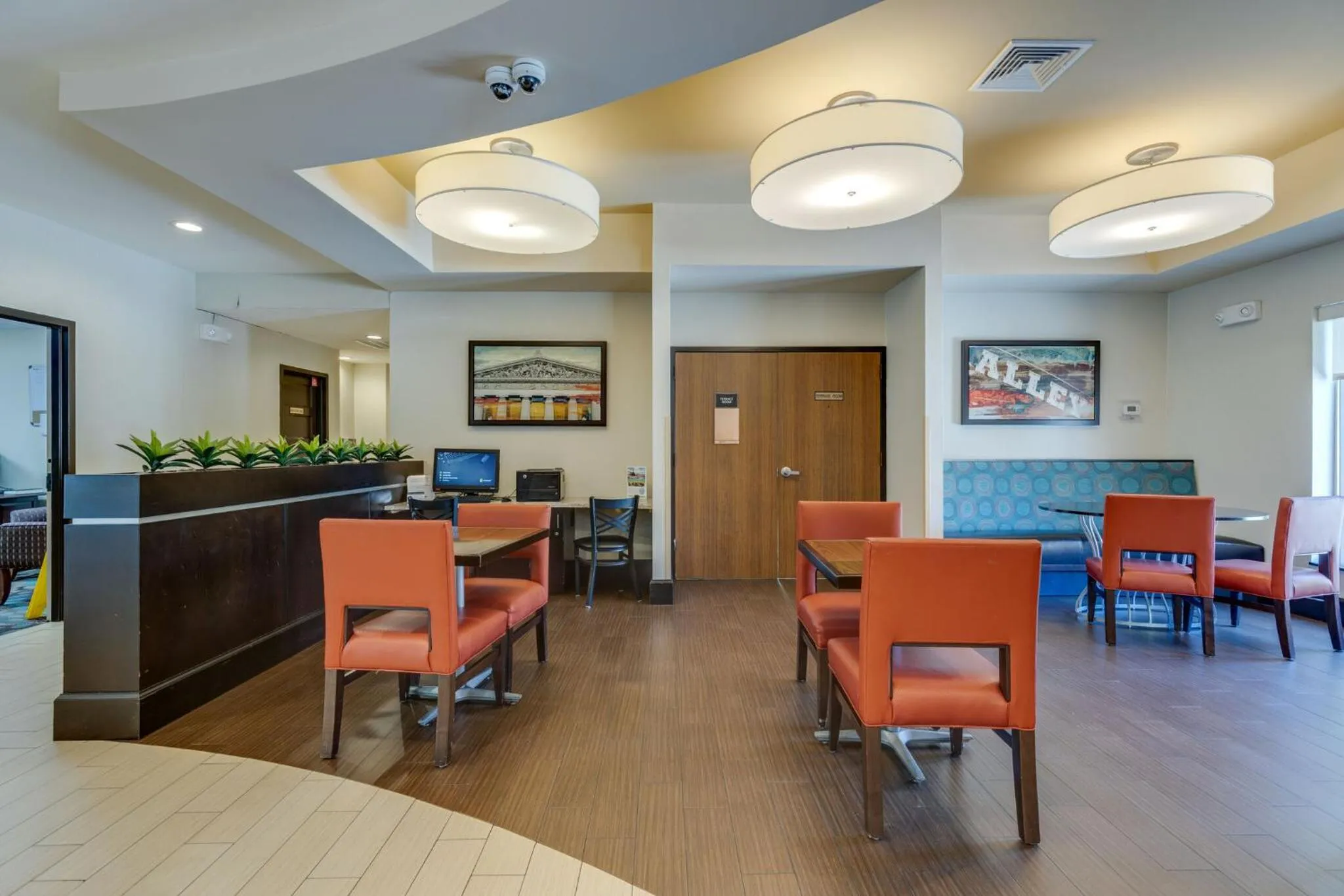 Club Hotel Nashville Inn & Suites