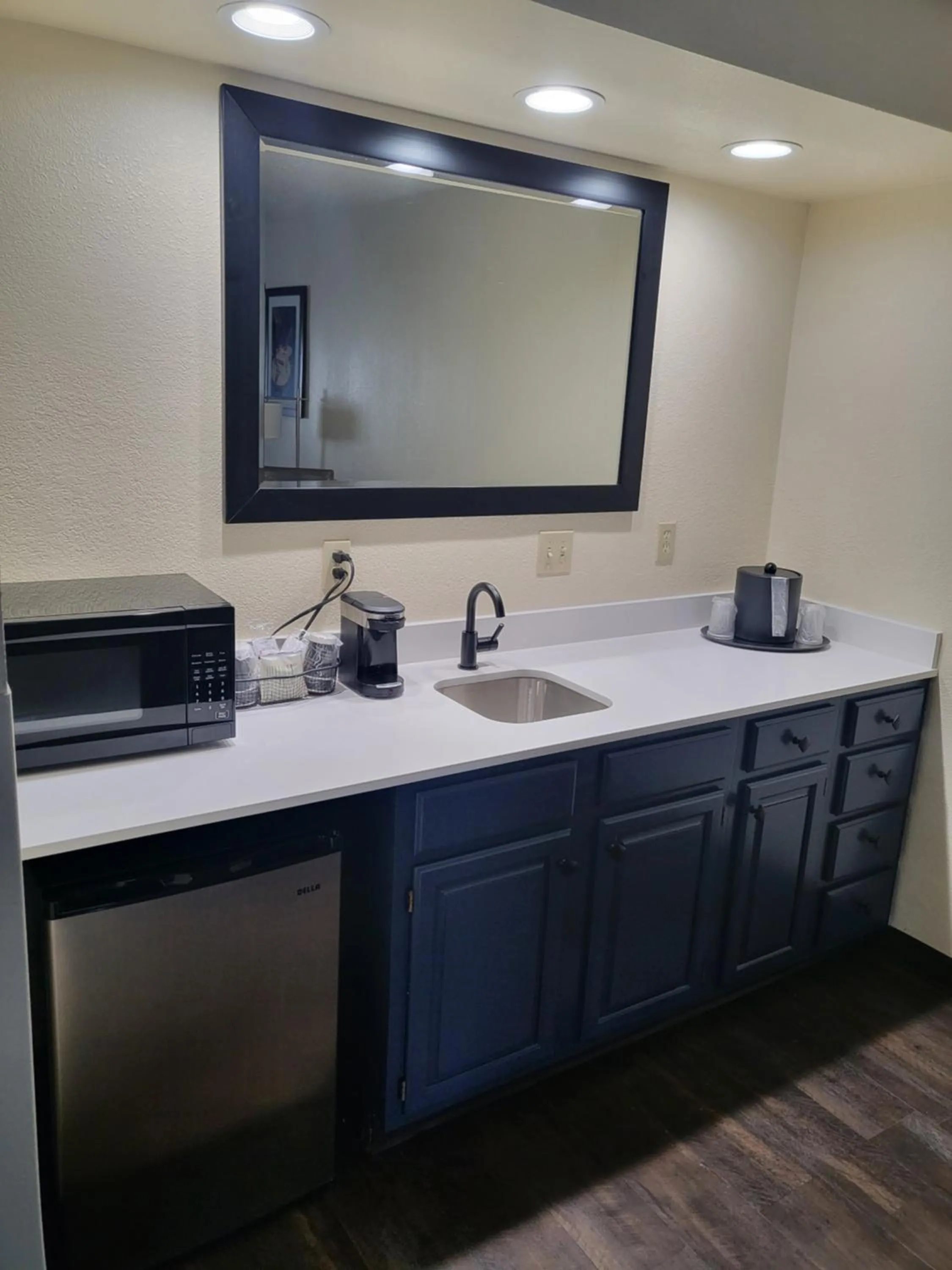 Club Hotel Nashville Inn & Suites