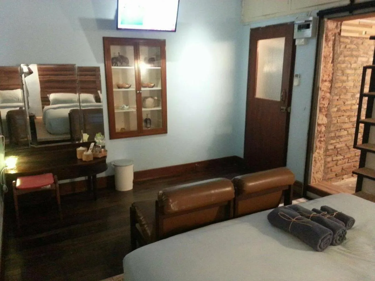 Bed in The Roo Classic Hometel