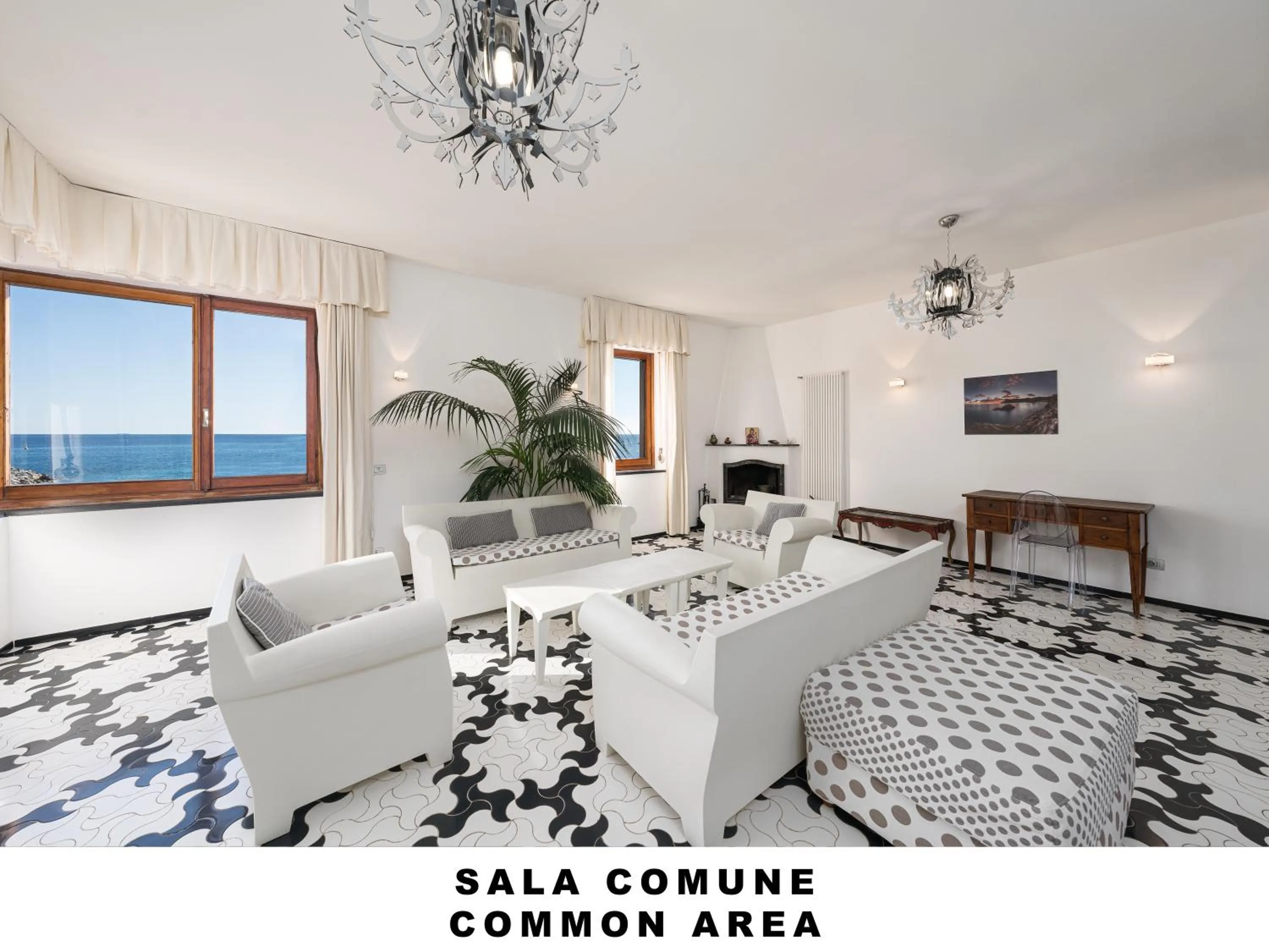 Communal lounge/ TV room in Affittacamere Lo Scoglio (Guesthouse)