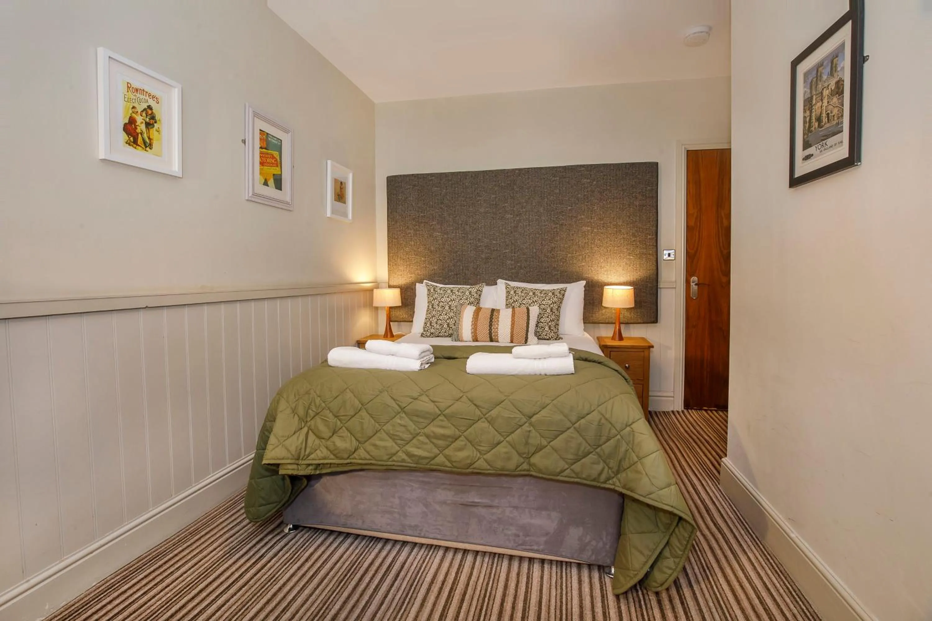 Bedroom, Bed in Clearly Apartments Bootham York