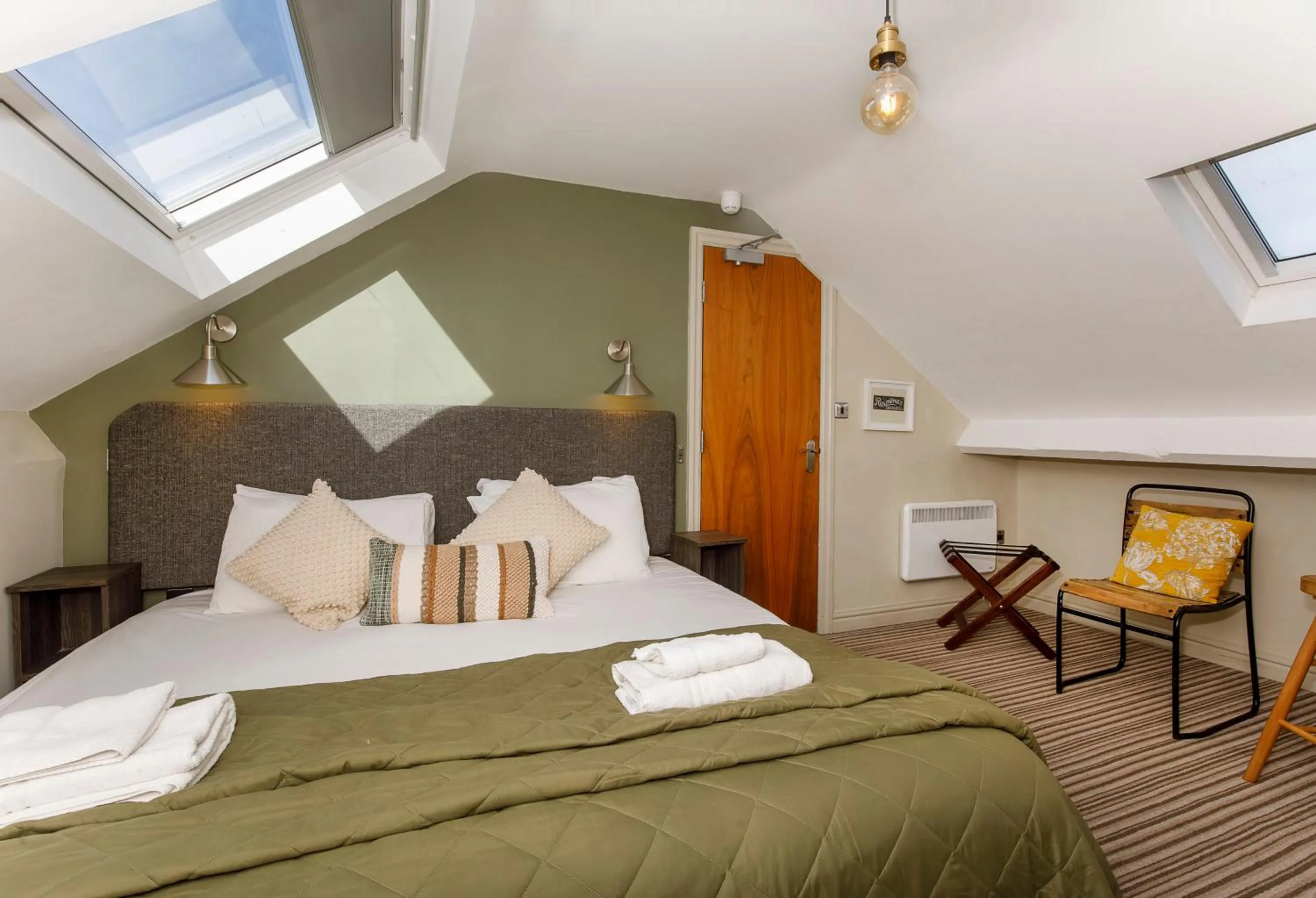 Bedroom, Bed in Clearly Apartments Bootham York