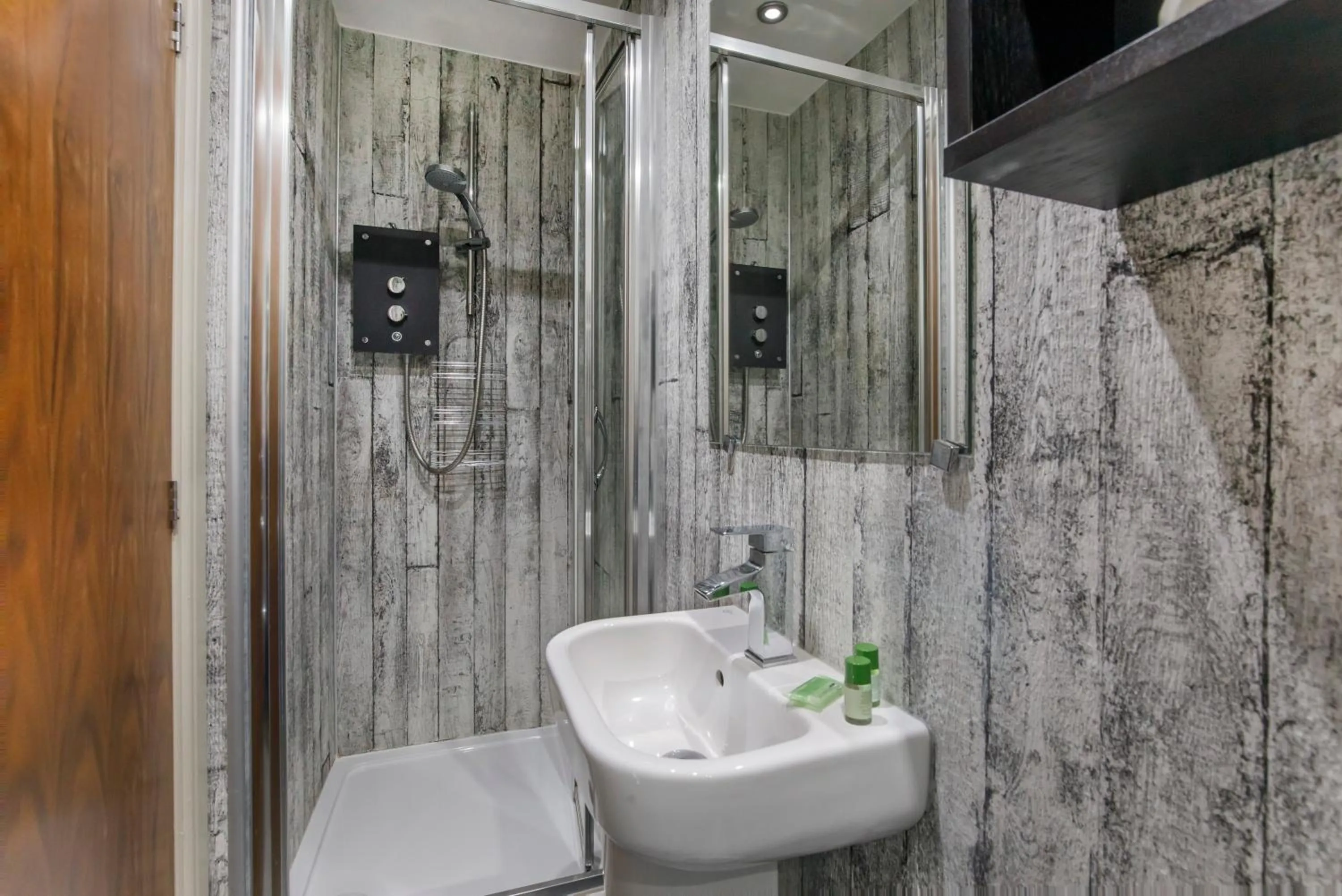 Bathroom in Clearly Apartments Bootham York