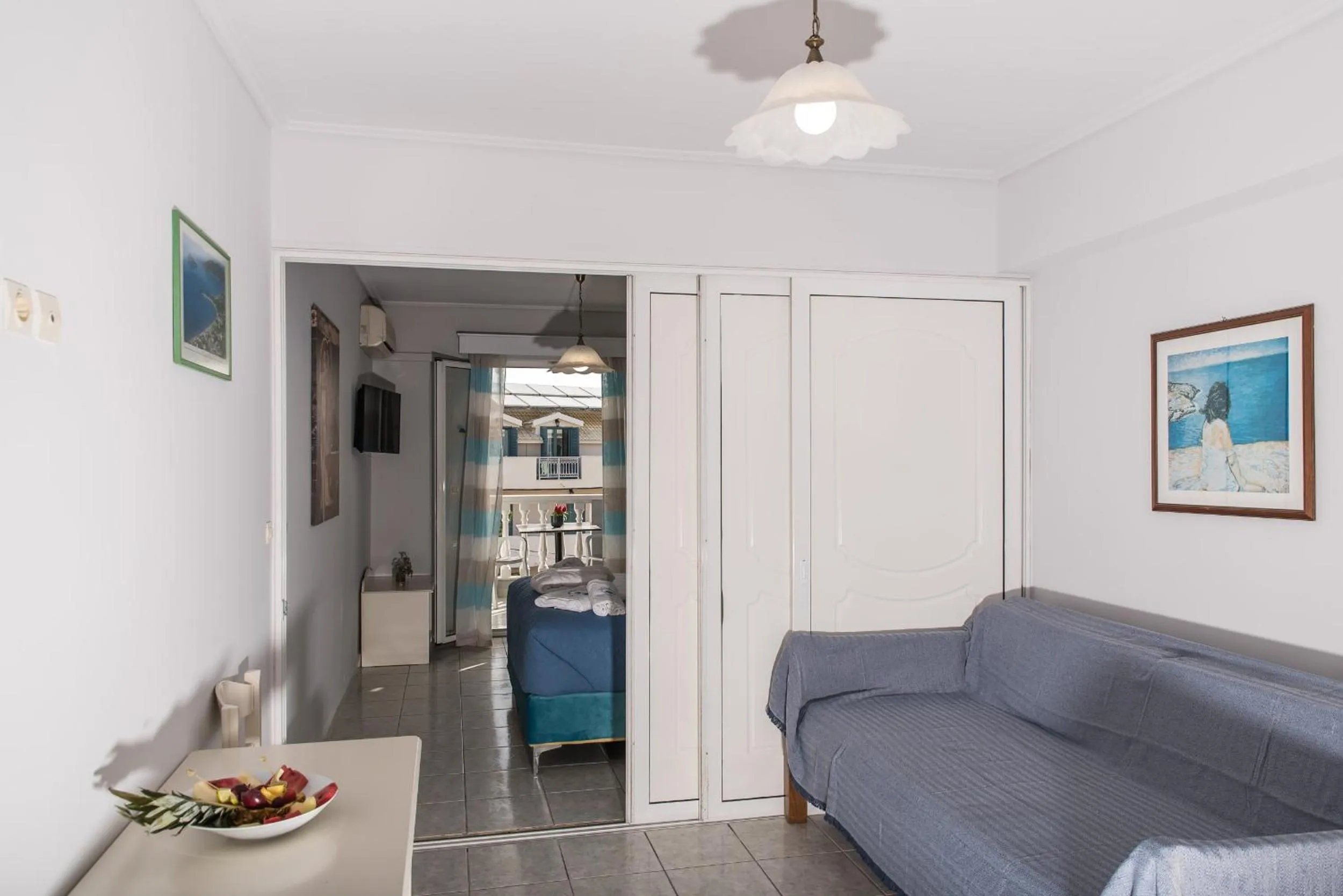 TV and multimedia in Denise Beach Hotel