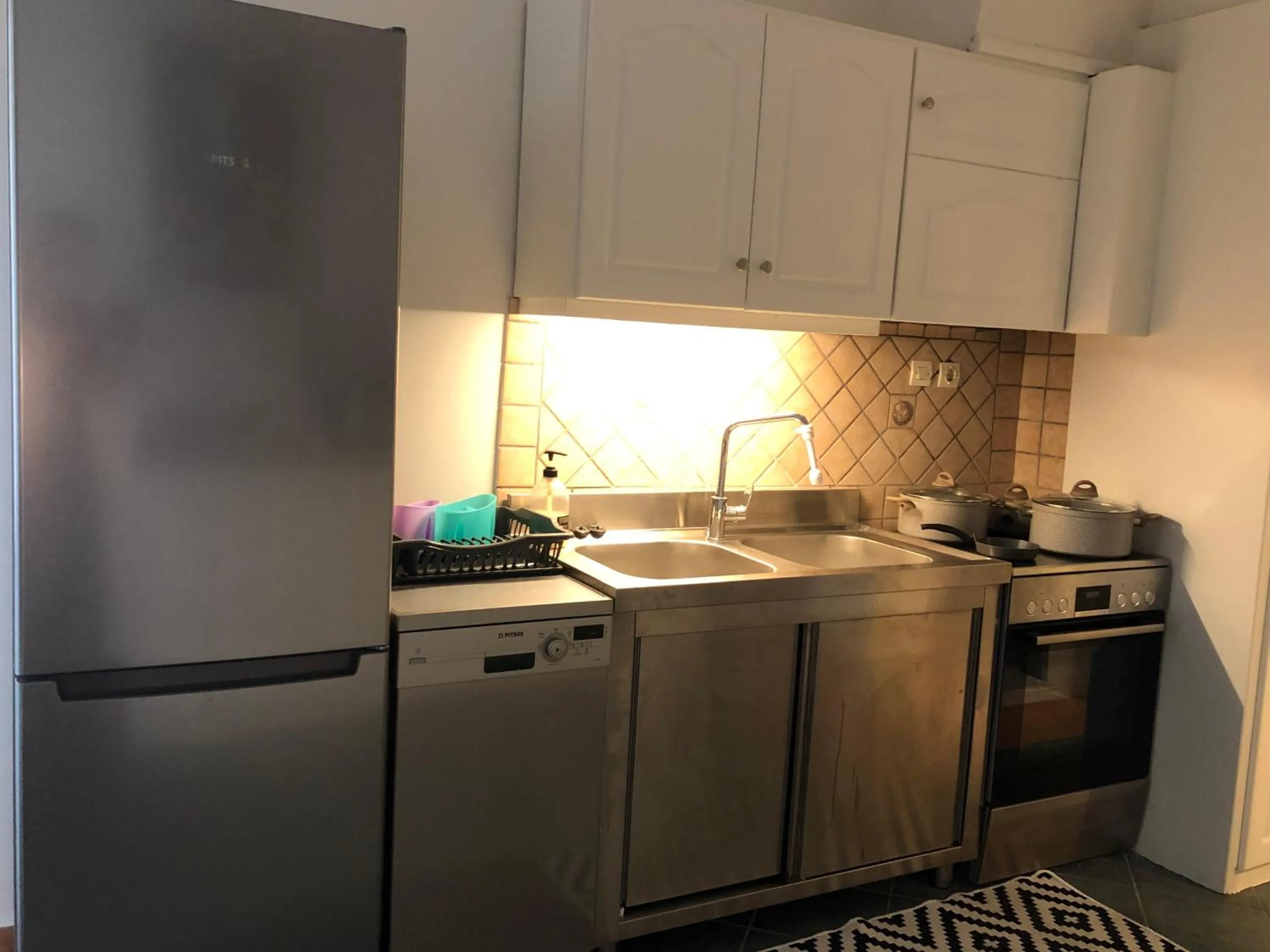 Kitchen or kitchenette in Denise Beach Hotel