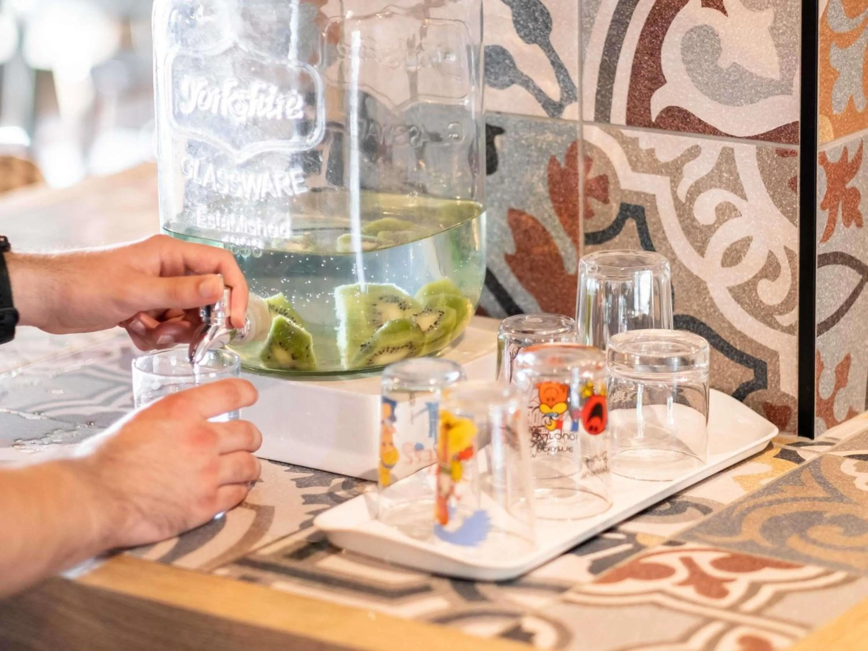 Lounge or bar in greet Chartres Est