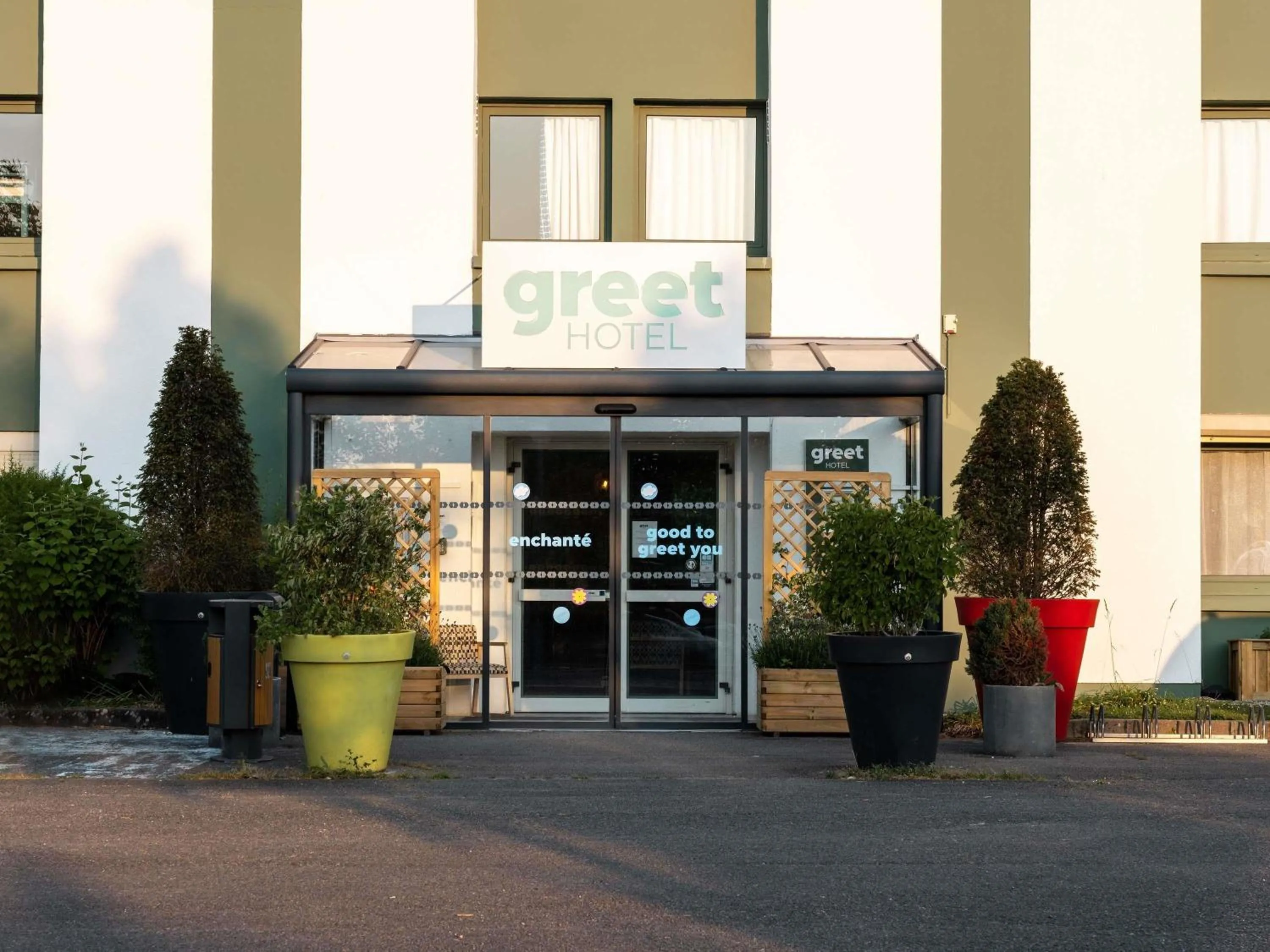 Property building in greet Chartres Est