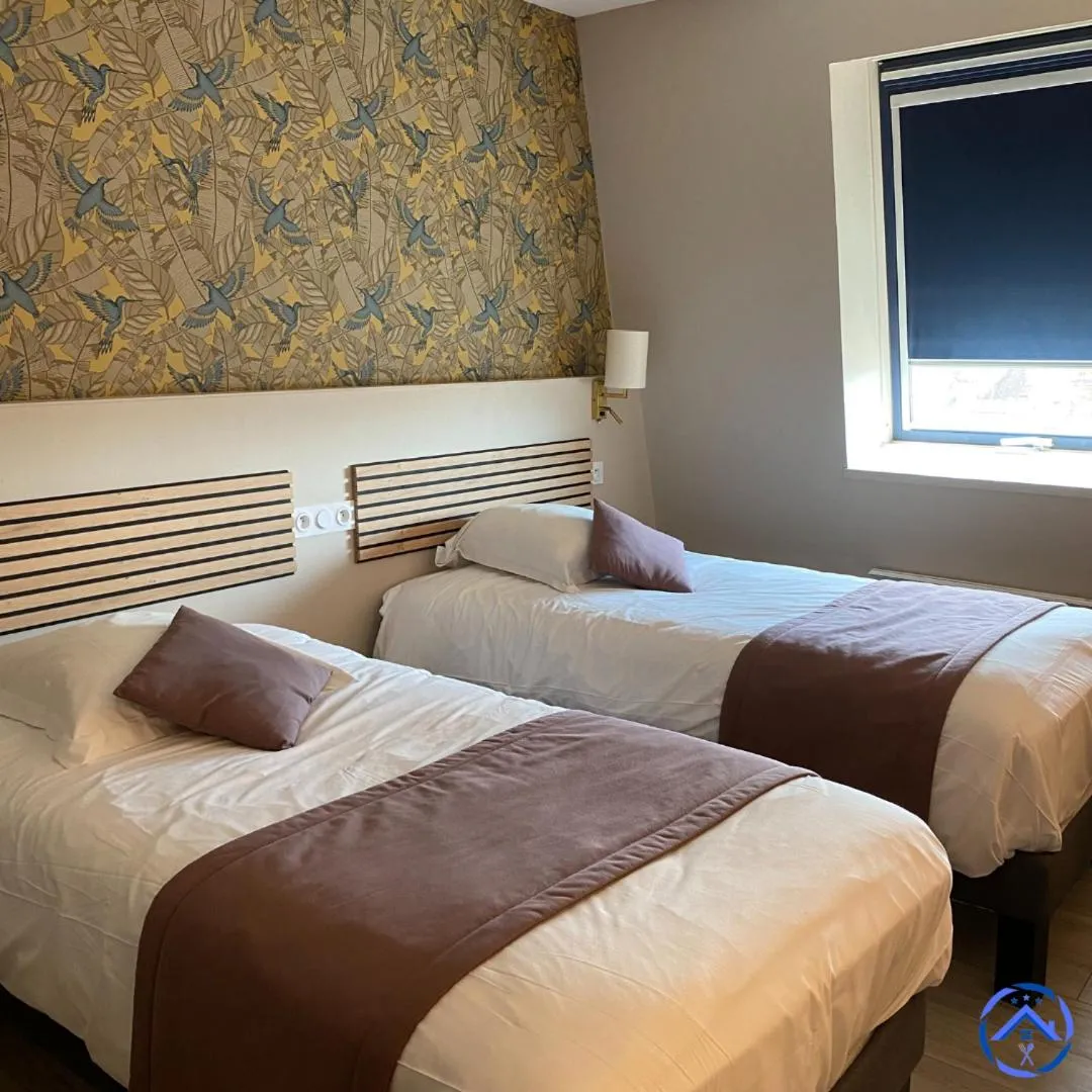 Bed in Hotel Restaurant l'Amandois