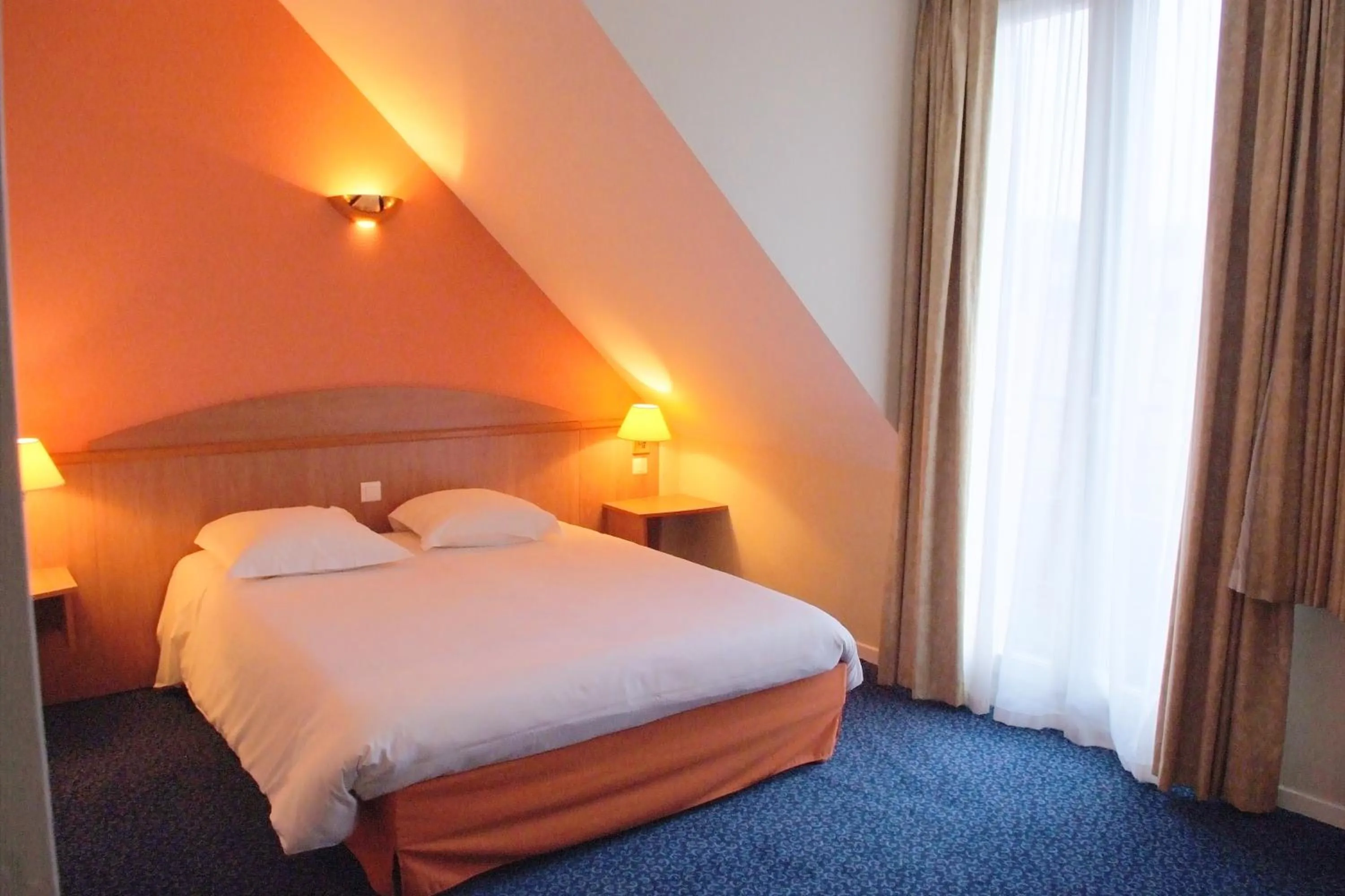 Photo of the whole room, Bed in Hotel Restaurant l'Amandois