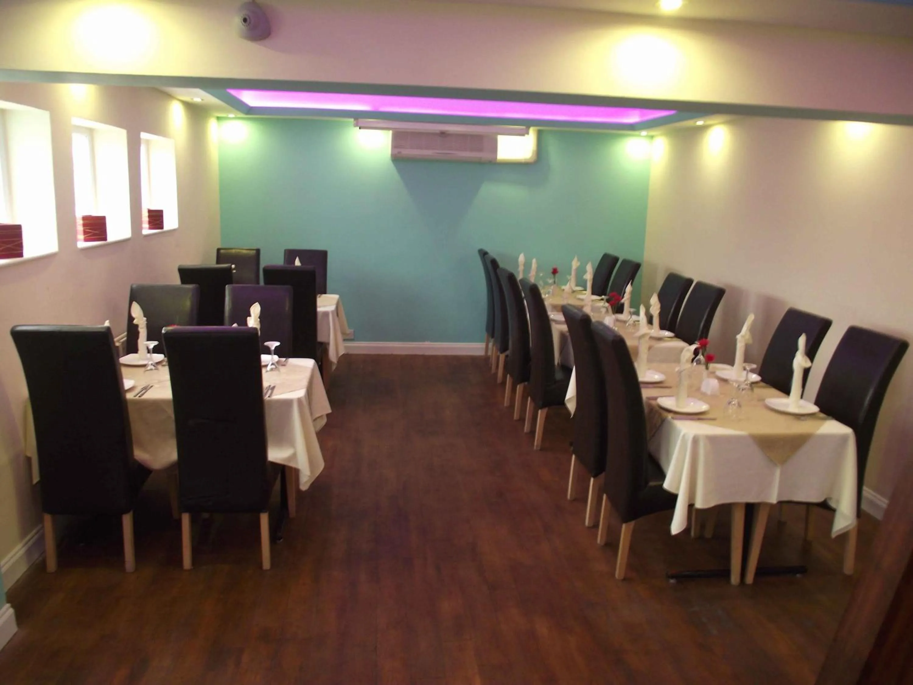 Restaurant/Places to Eat in Heritage Hotel