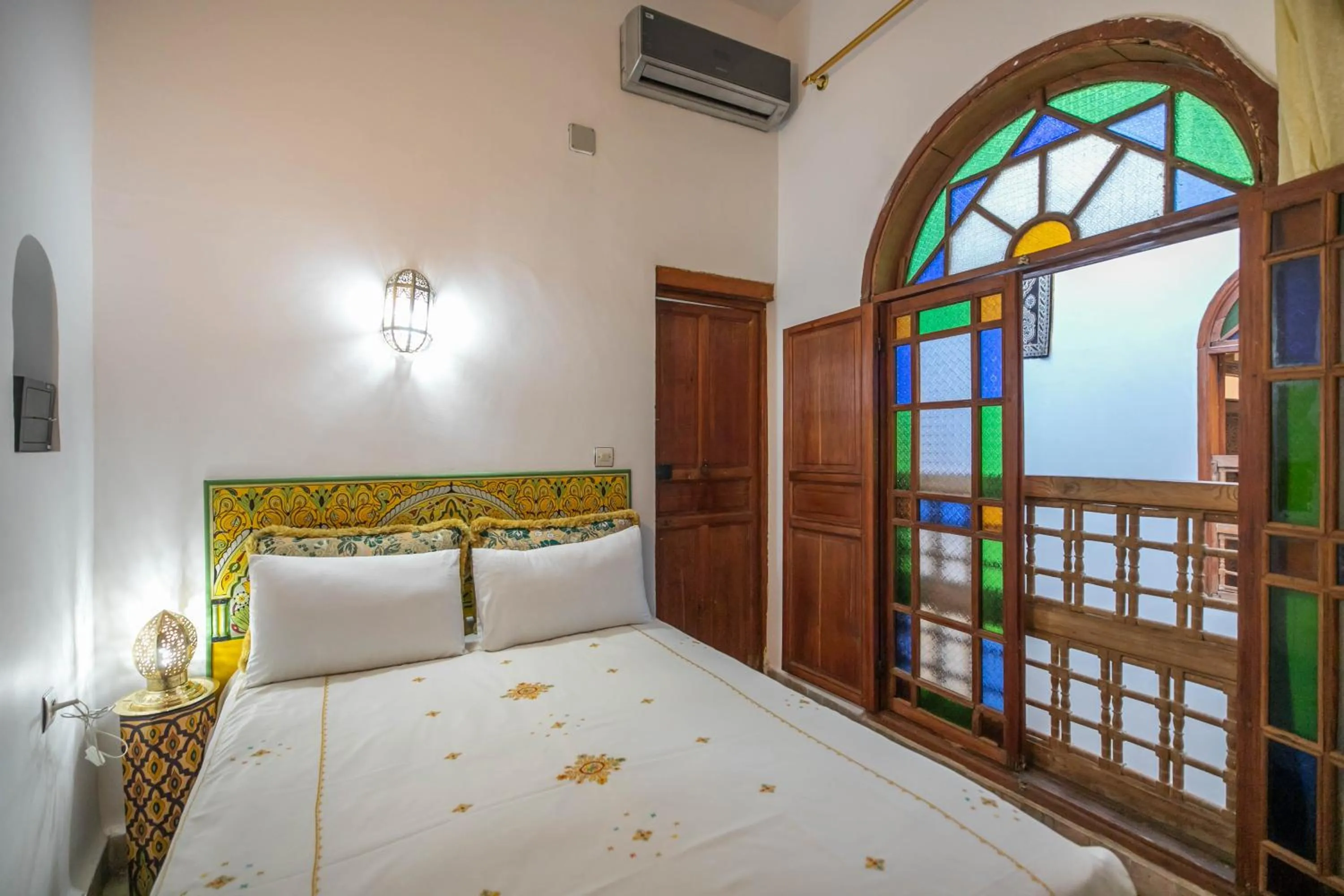 Bed in Riad Les Idrissides Chez LEA