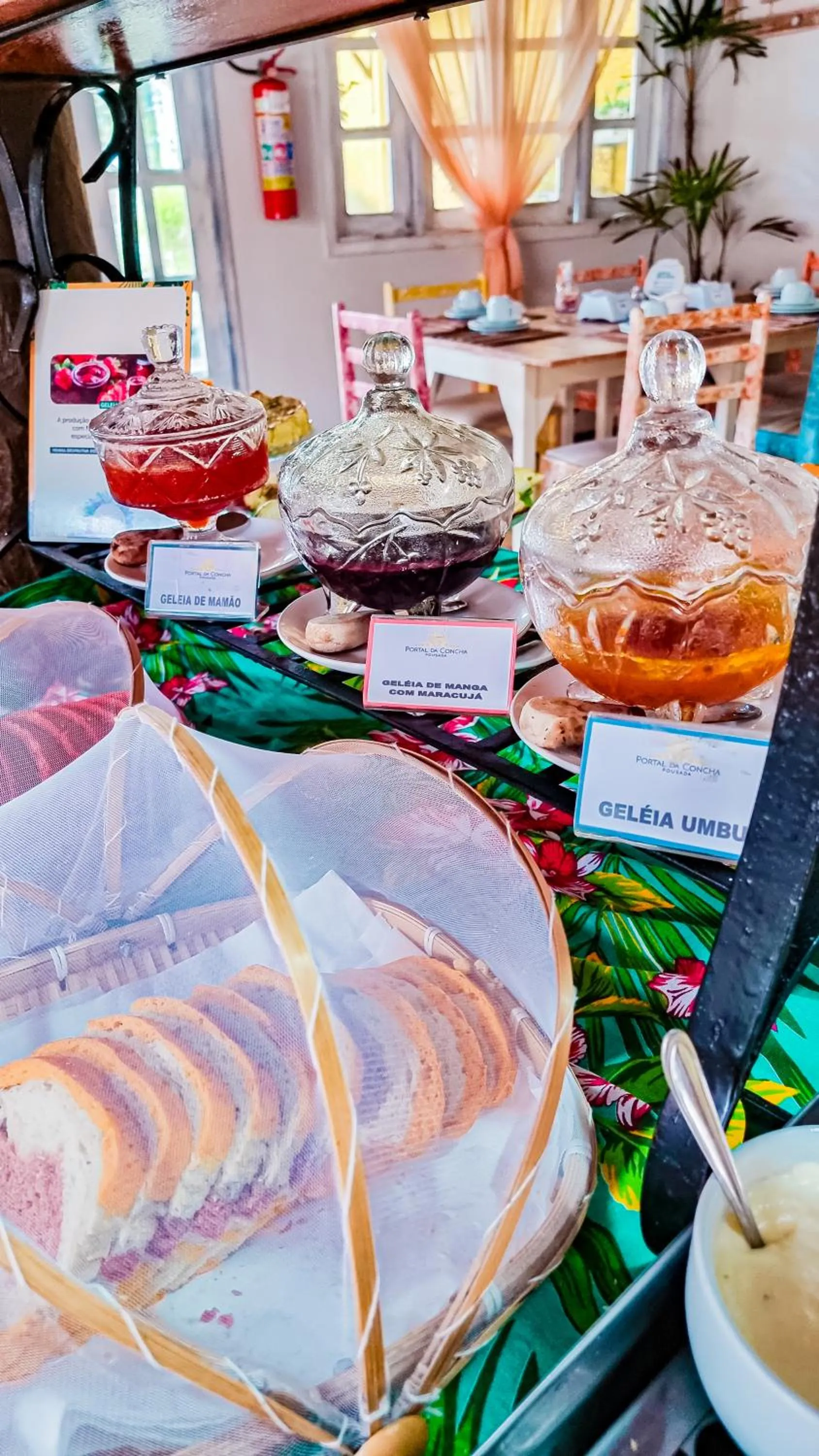 Buffet breakfast in Pousada Portal da Concha