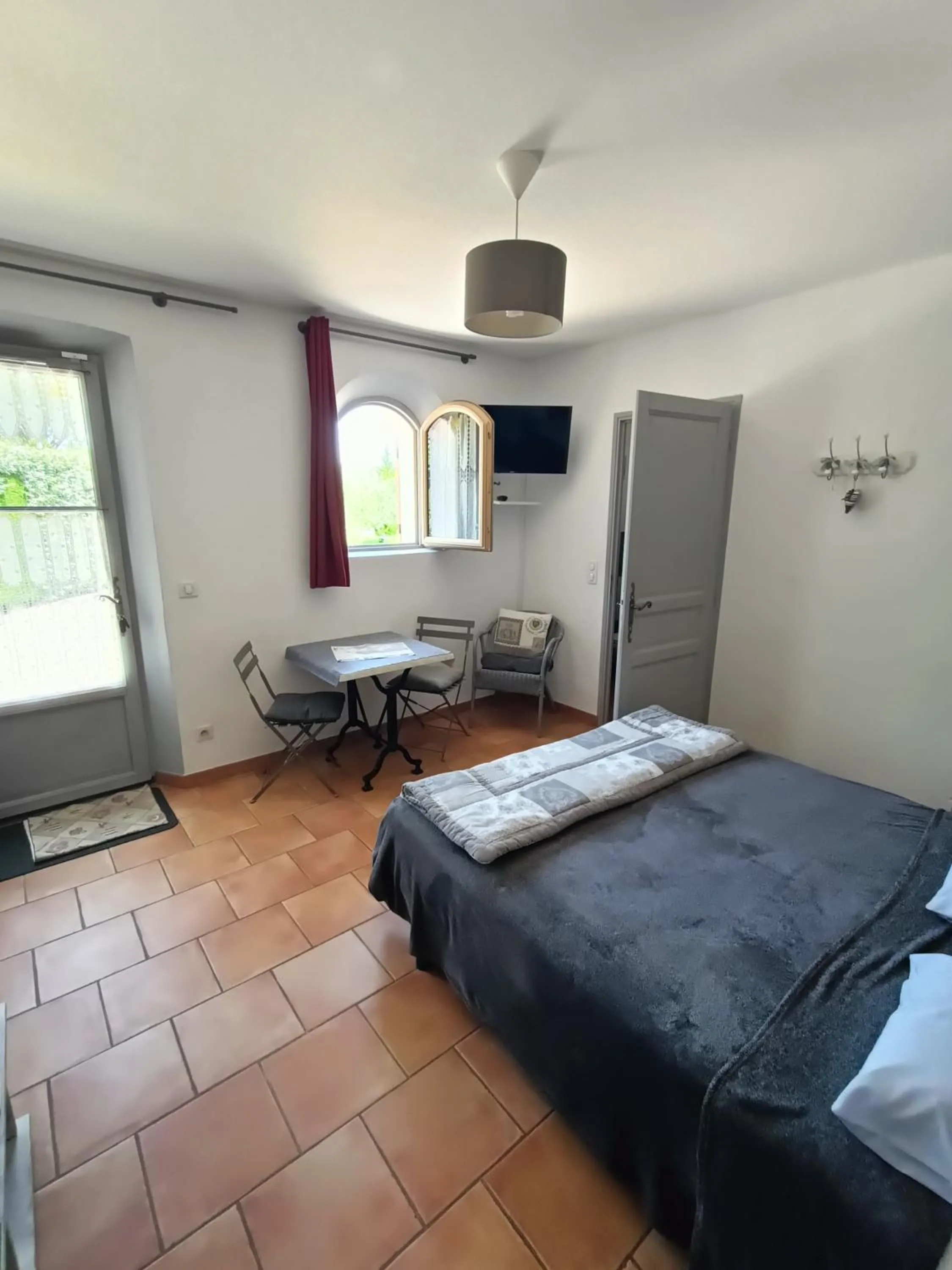 Bedroom, Bed in Le faré tchanqué chambre d'hôtes, parking gratuit sur place