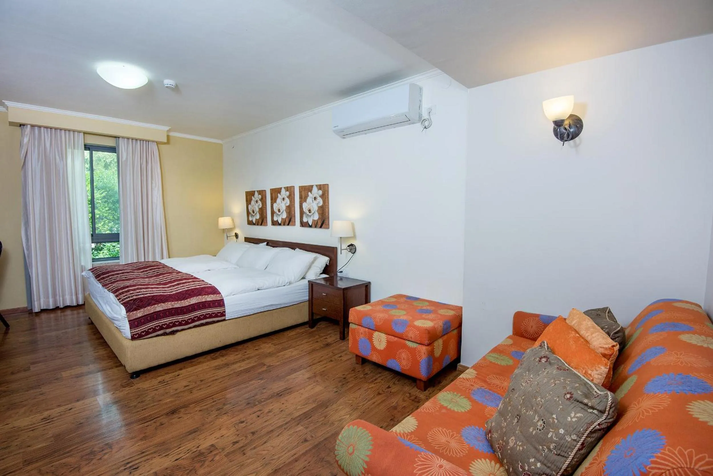 Bedroom, Bed in Zohar Badeshe