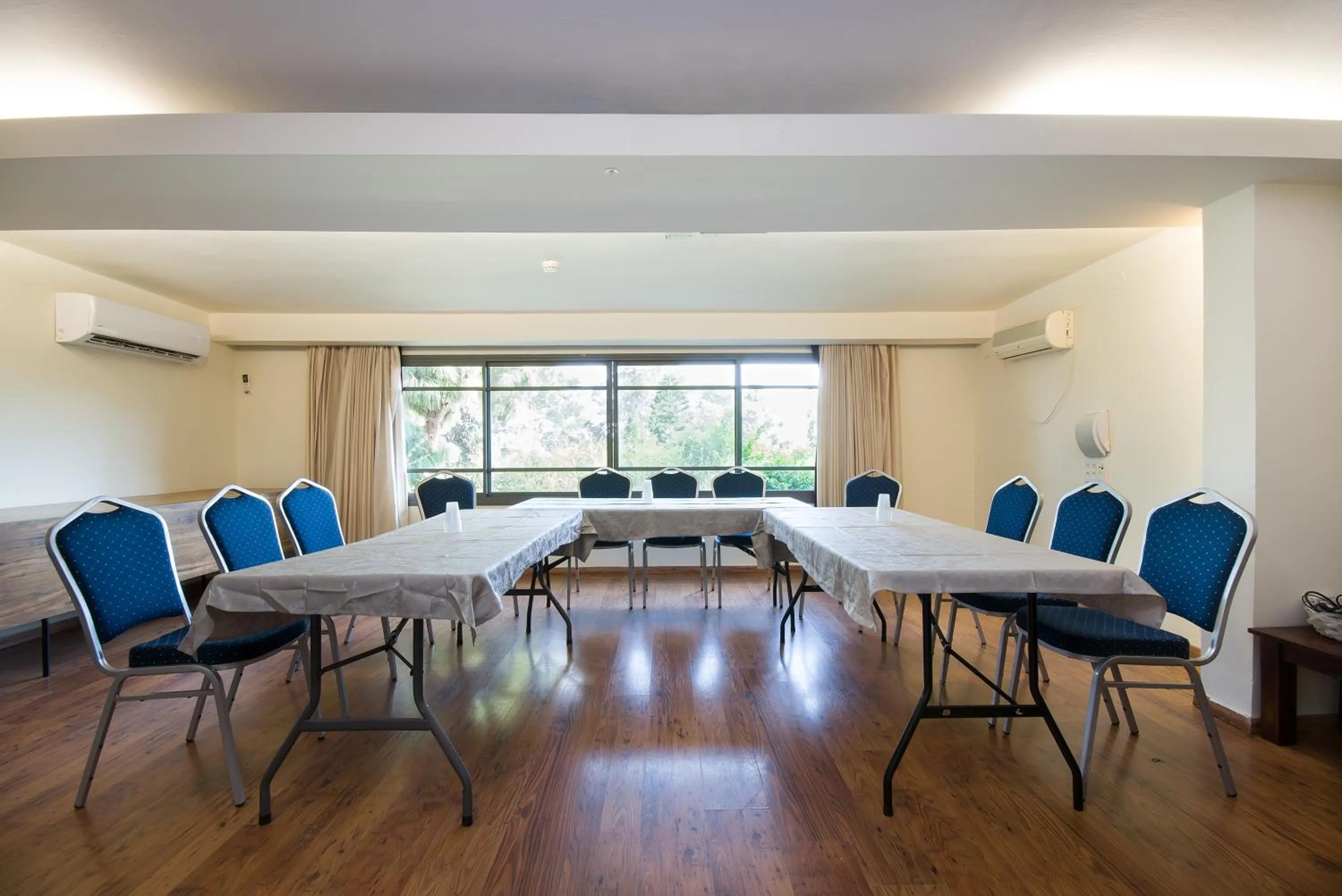 Meeting/conference room in Zohar Badeshe