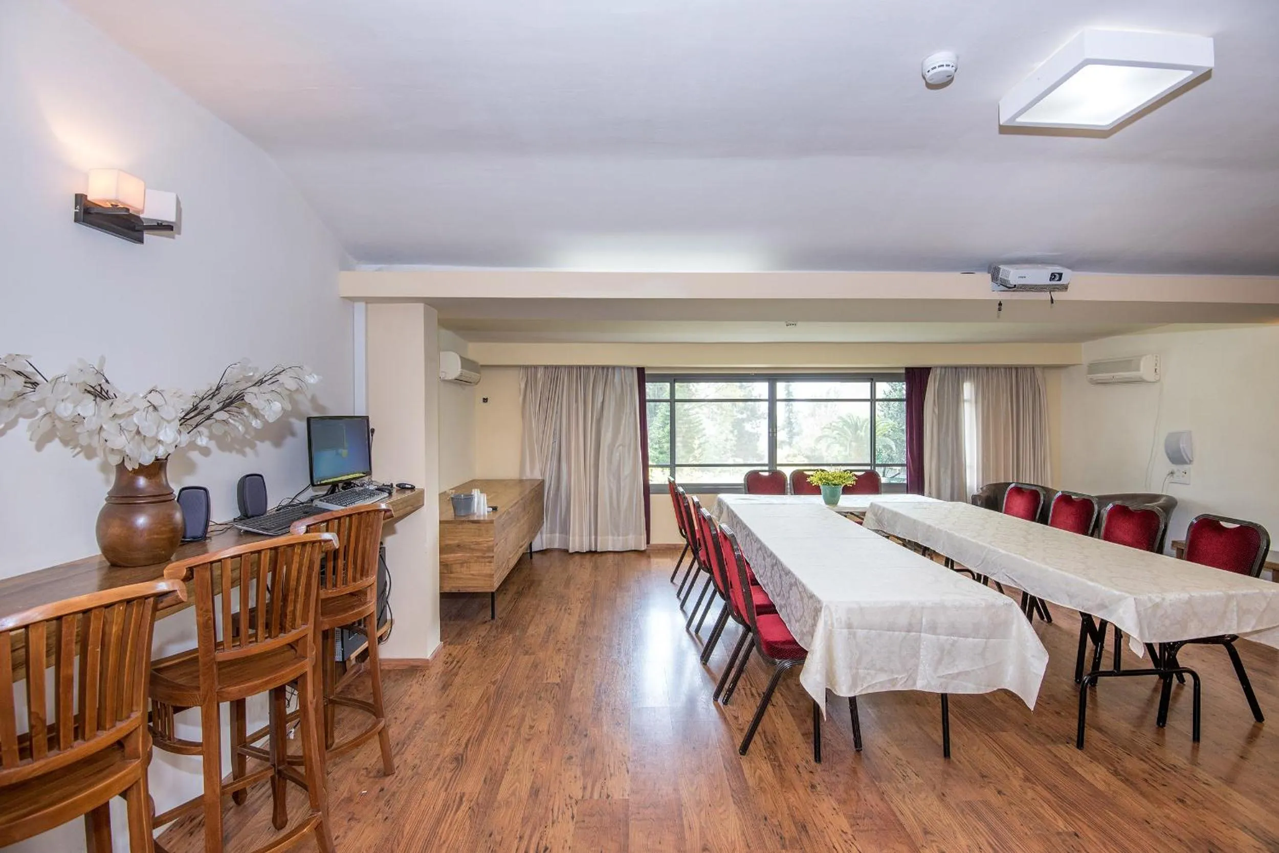 Meeting/conference room in Zohar Badeshe