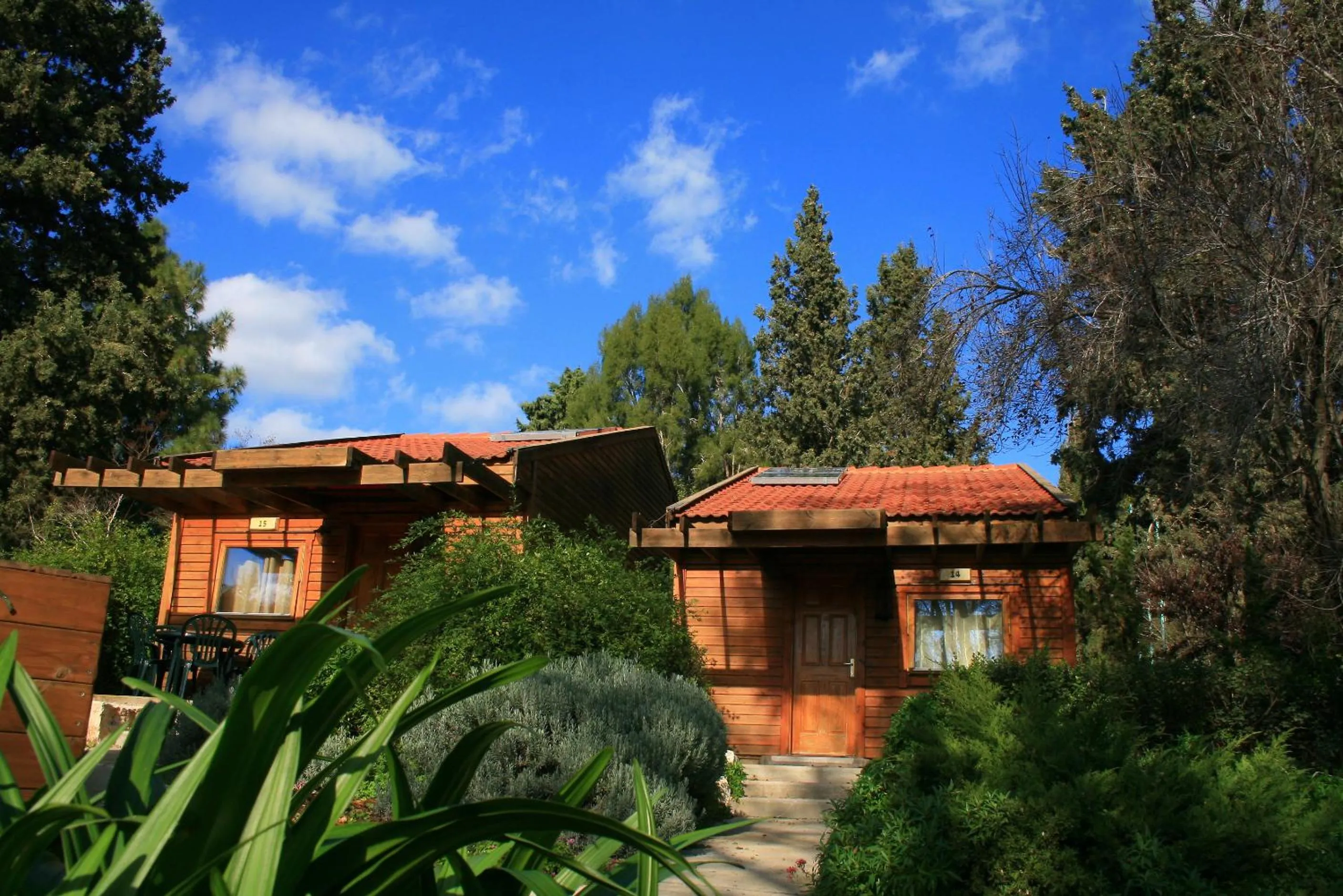 Facade/entrance in Zohar Badeshe