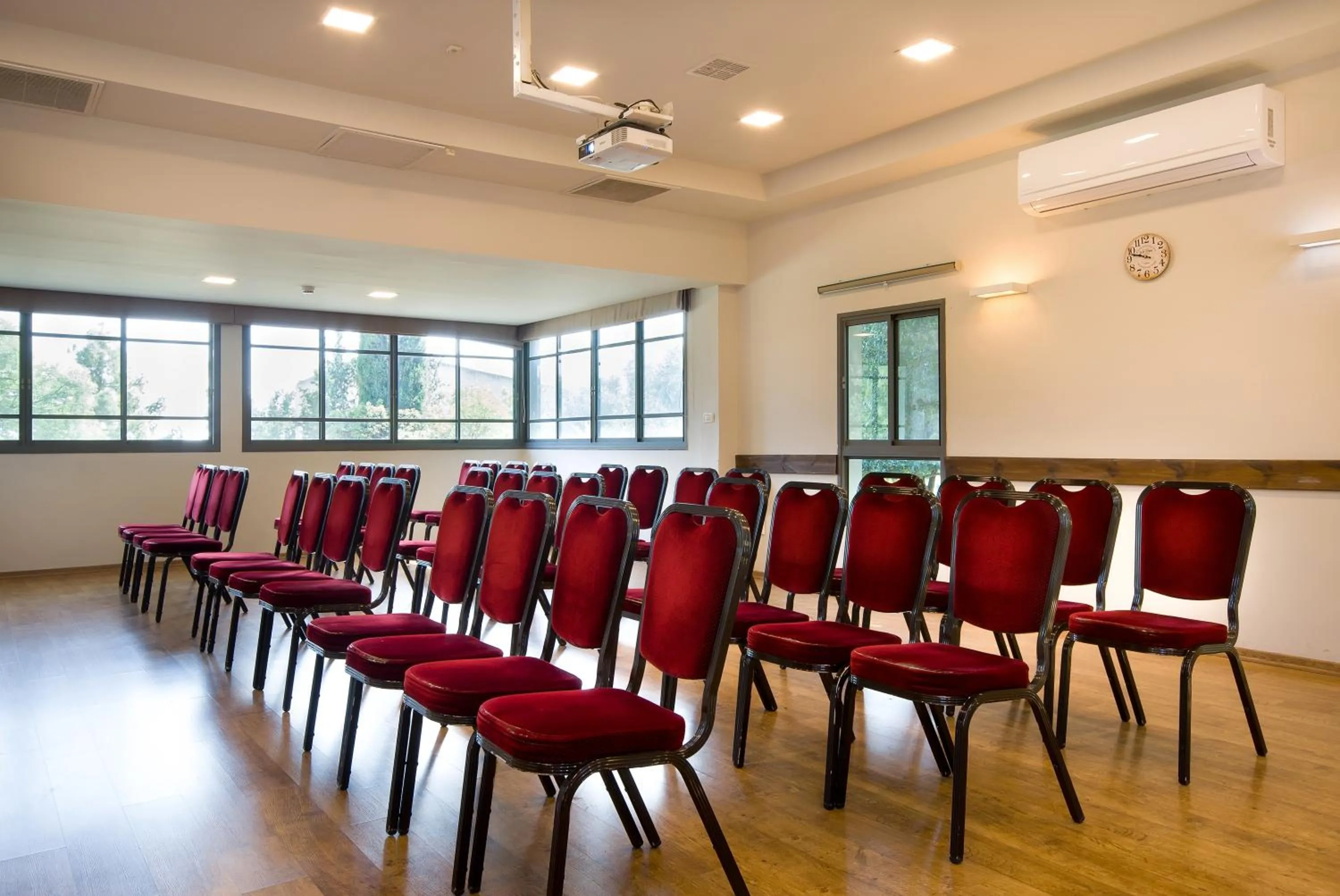 Meeting/conference room in Zohar Badeshe