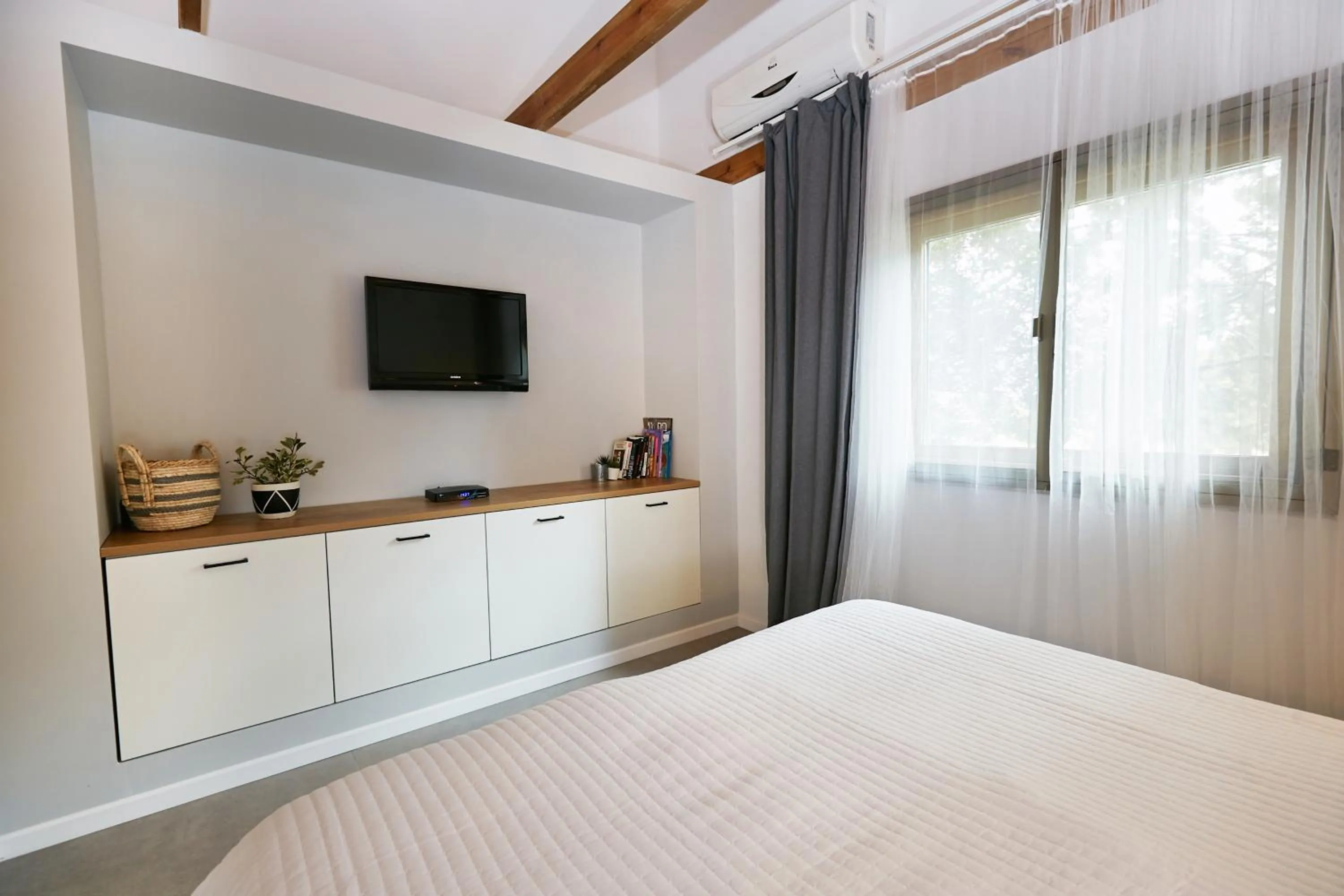 Bedroom, Bed in Zohar Badeshe