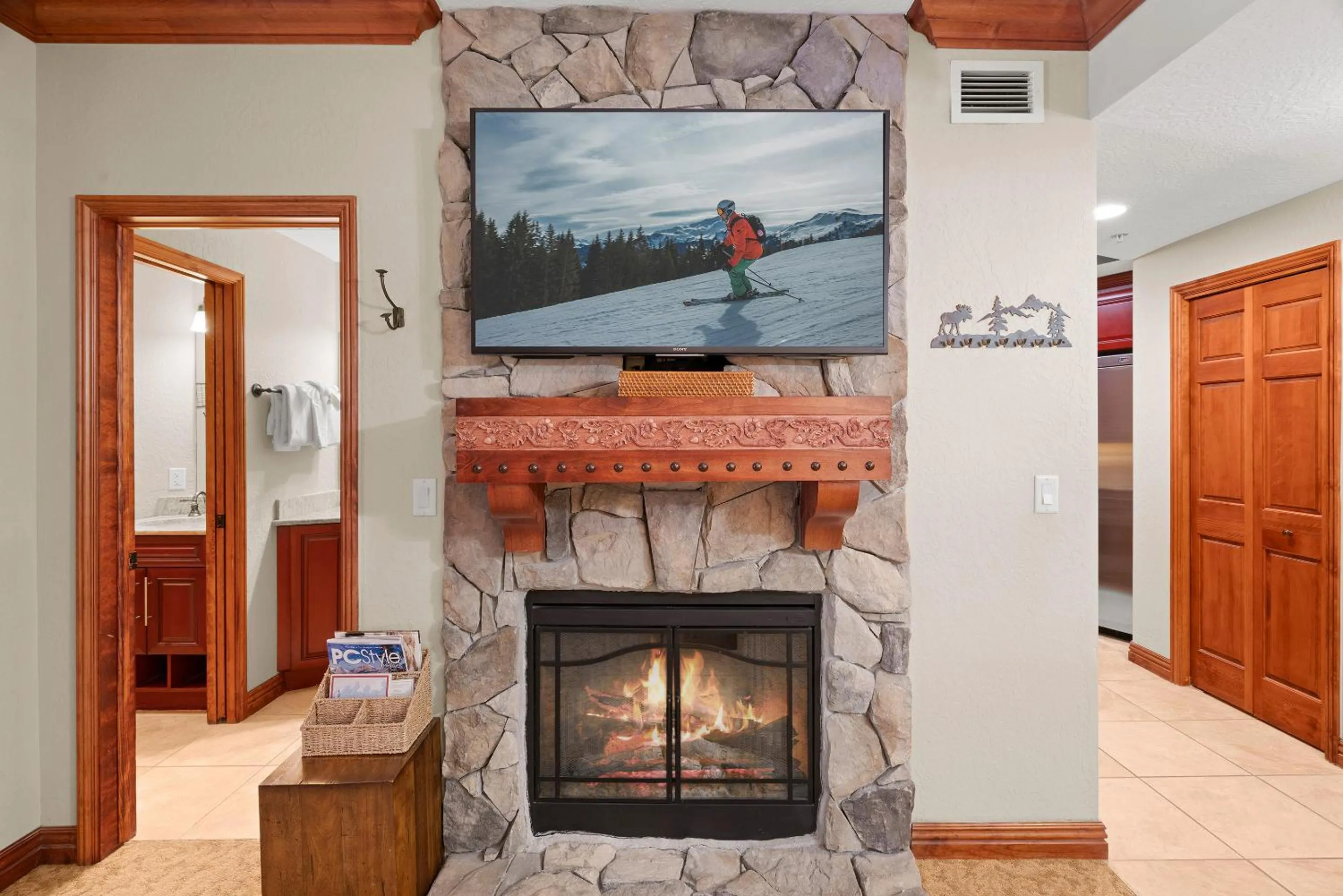 TV and multimedia in Canyons Village Condos by All Seasons Resort Lodging