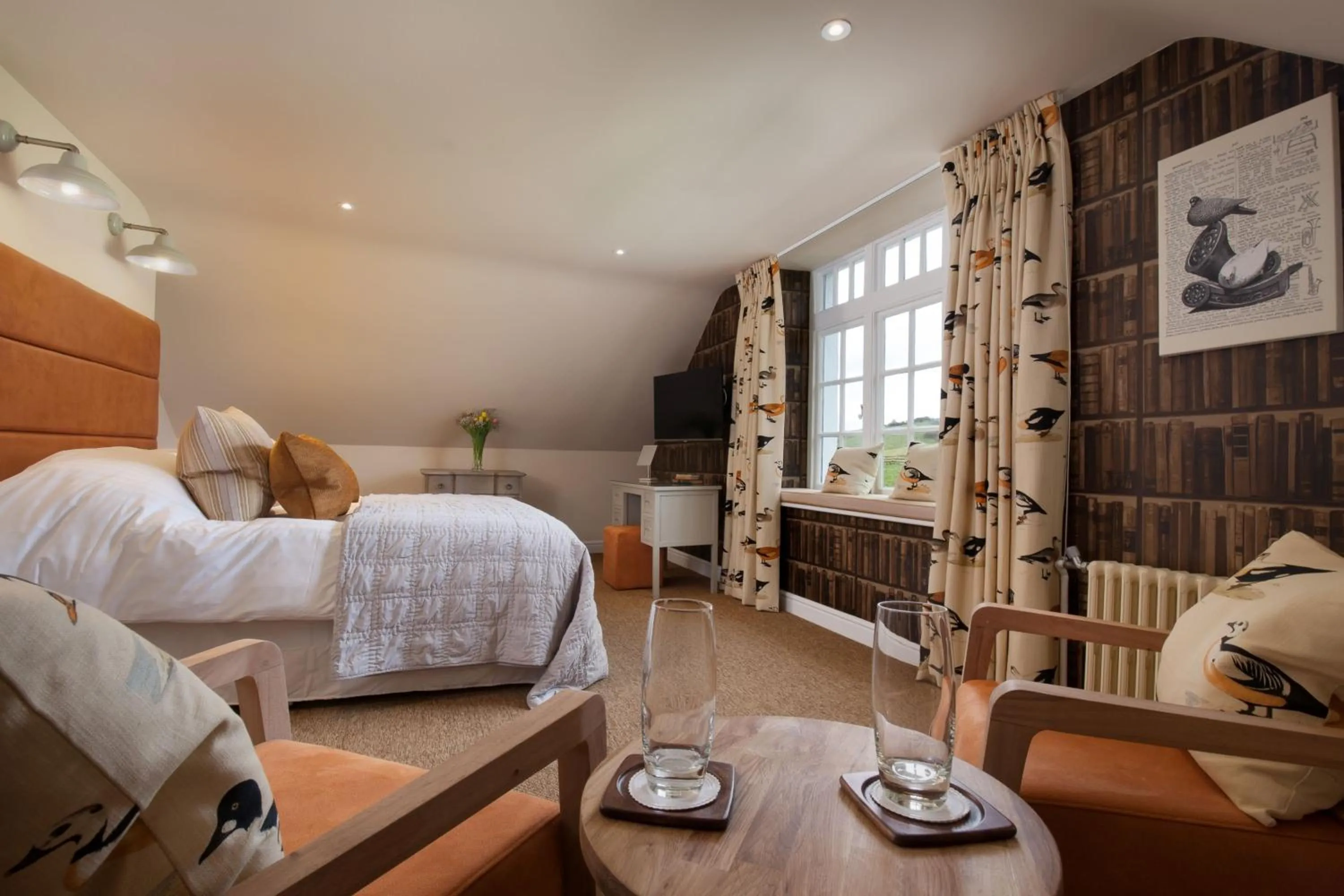 Bed in Mill End Hotel