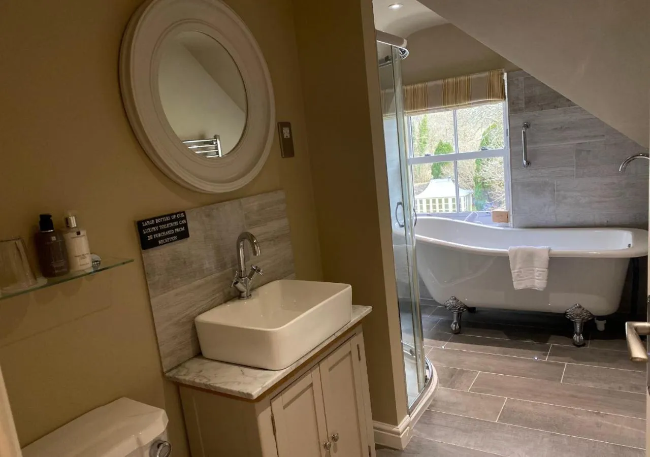 Bathroom in Mill End Hotel