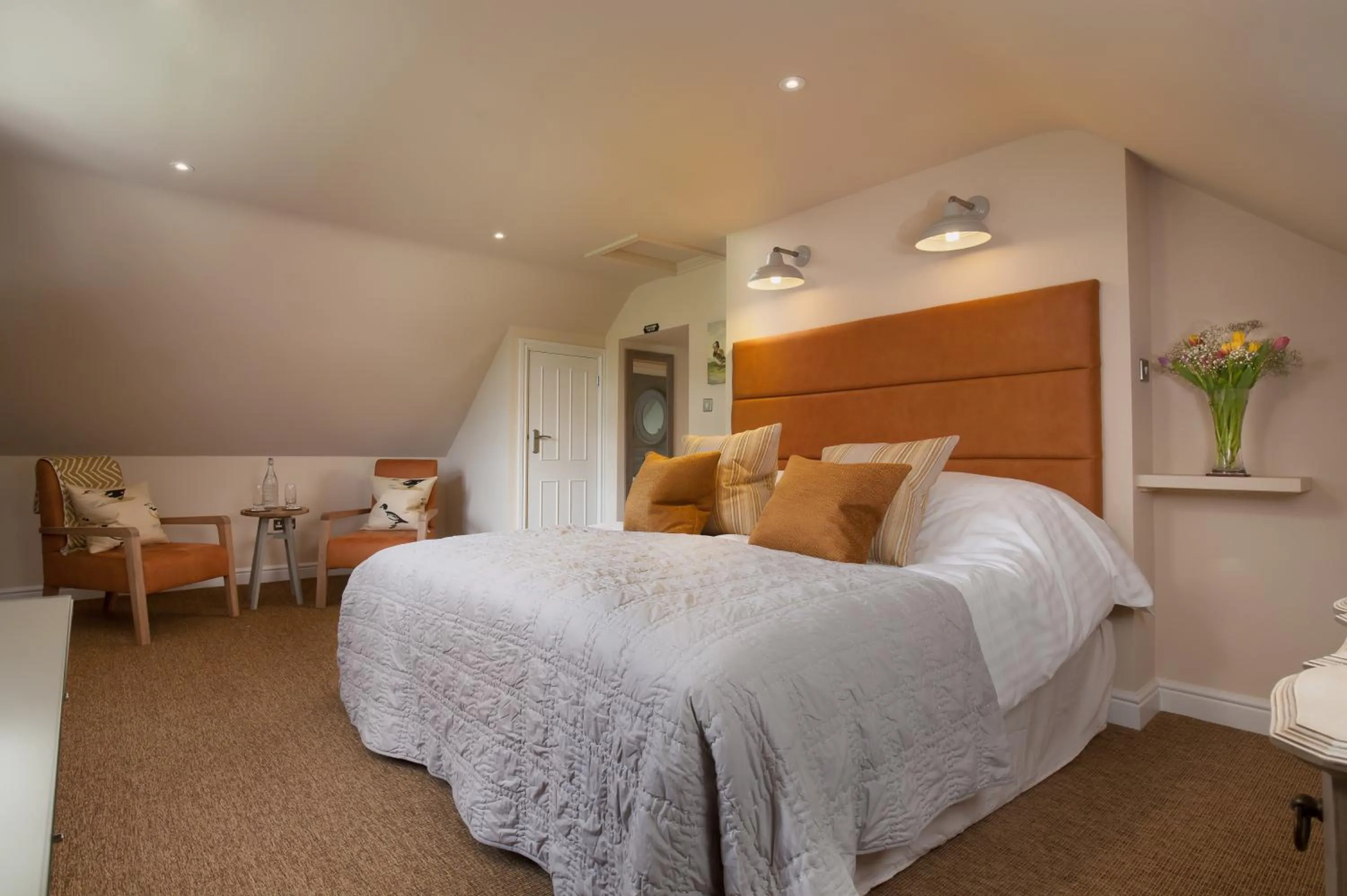 Bed in Mill End Hotel