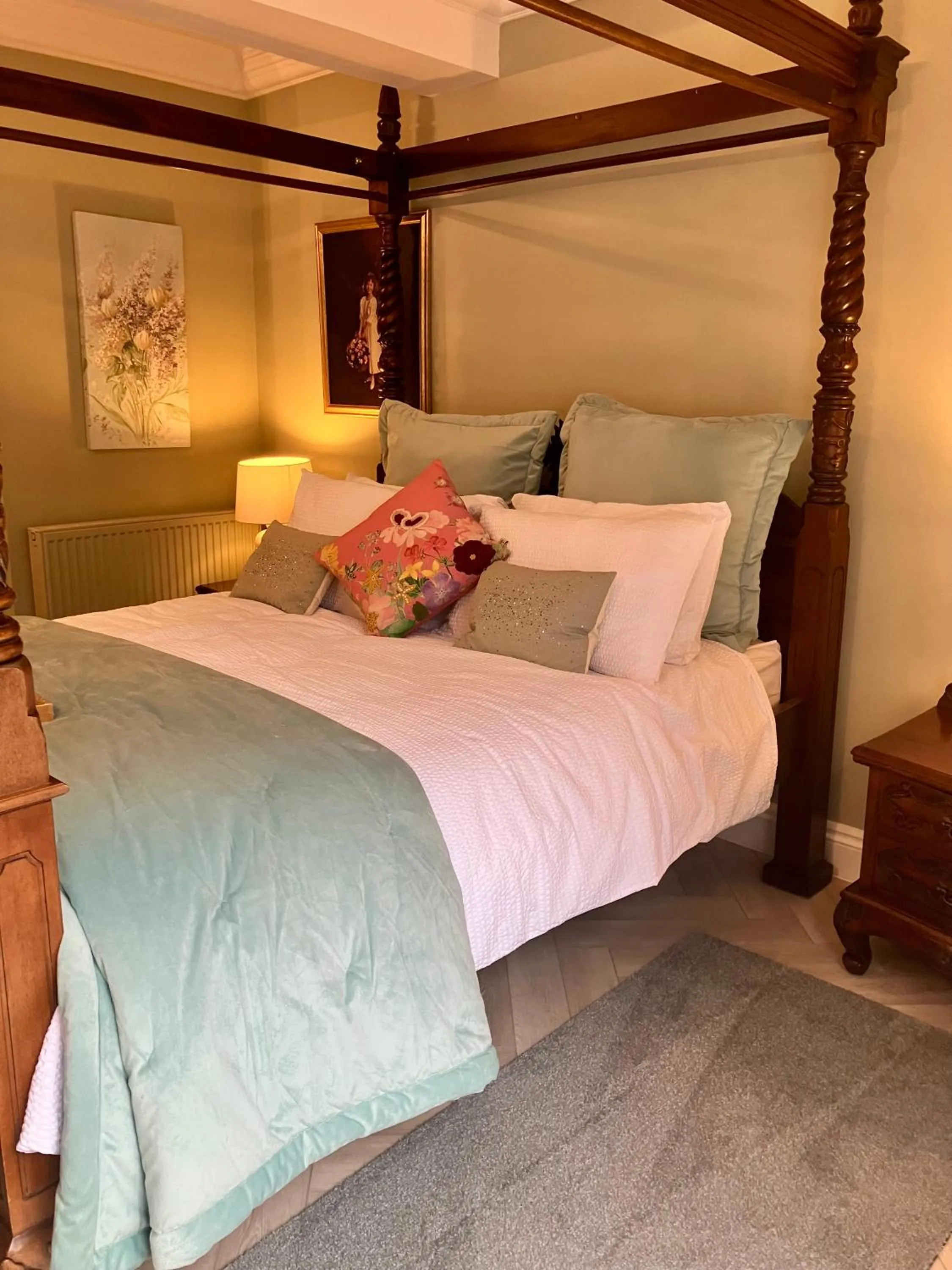 Bed in Storrs Gate House