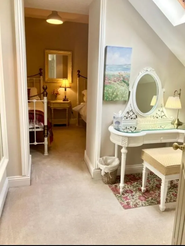 Bed in Storrs Gate House