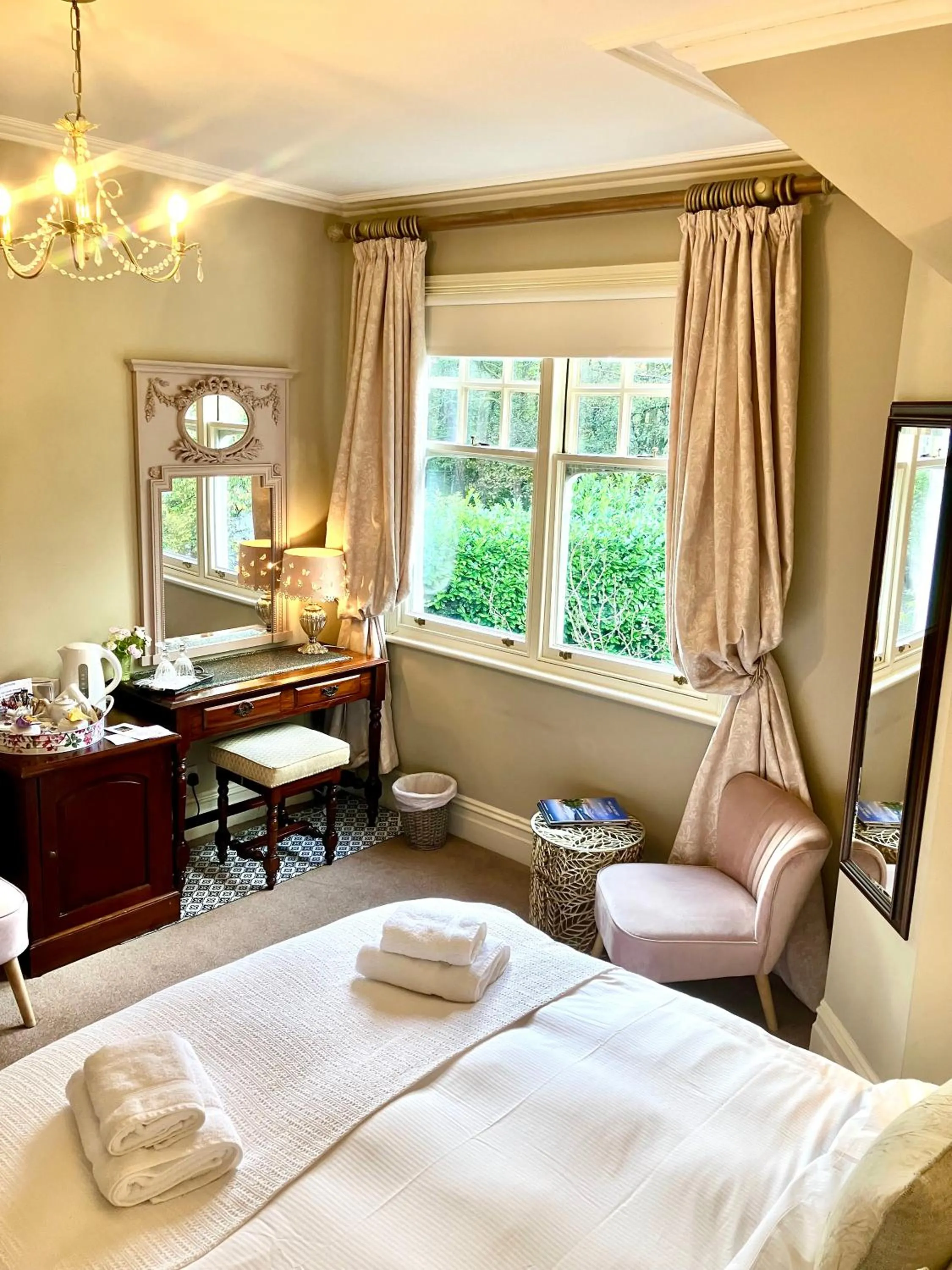 Bed in Storrs Gate House