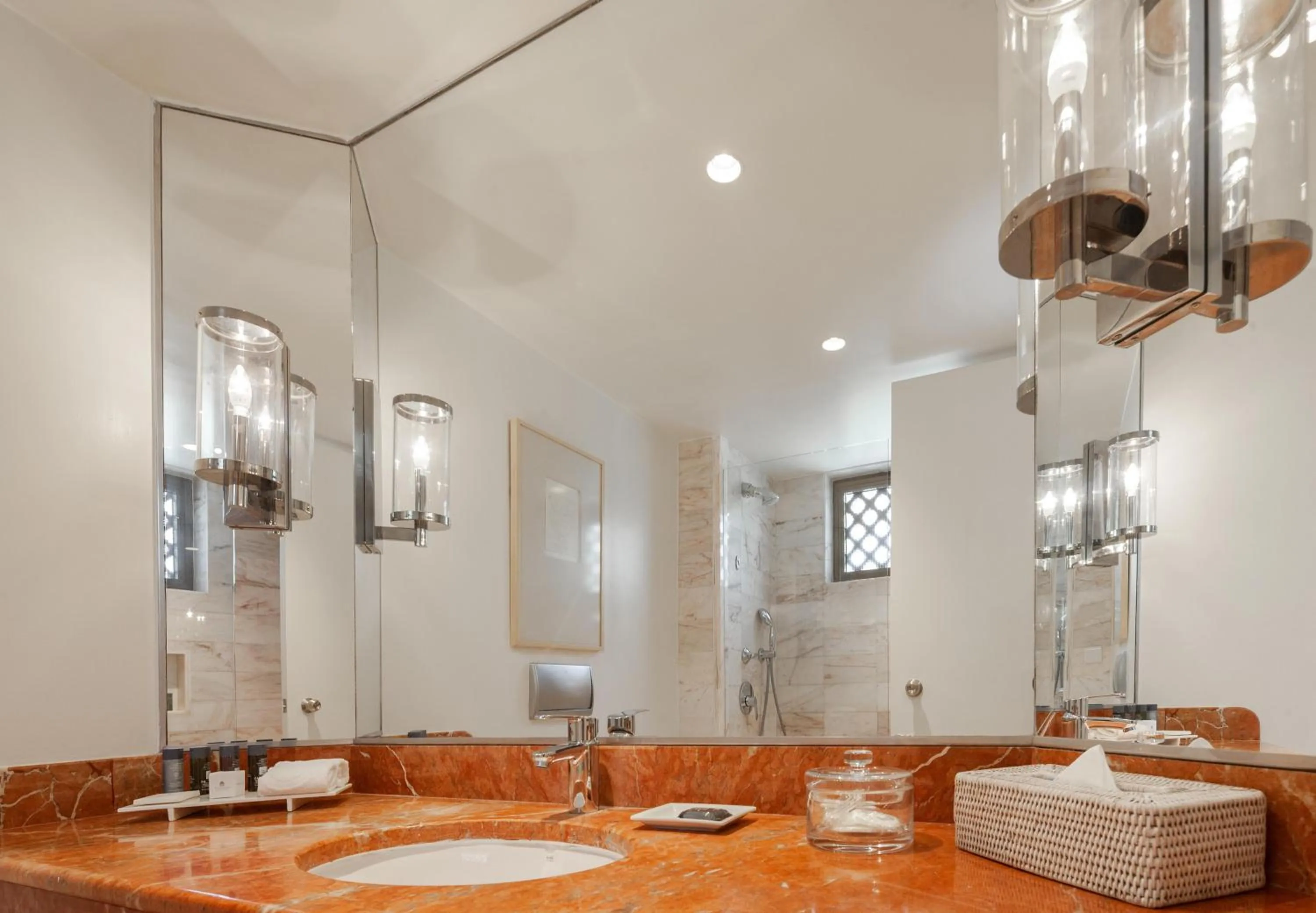 Photo of the whole room in Annabelle