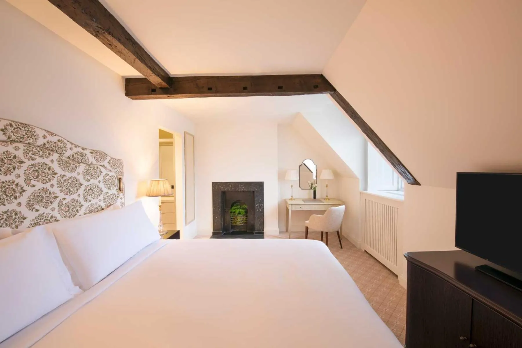 Photo of the whole room, Bed in Cashel Palace Hotel