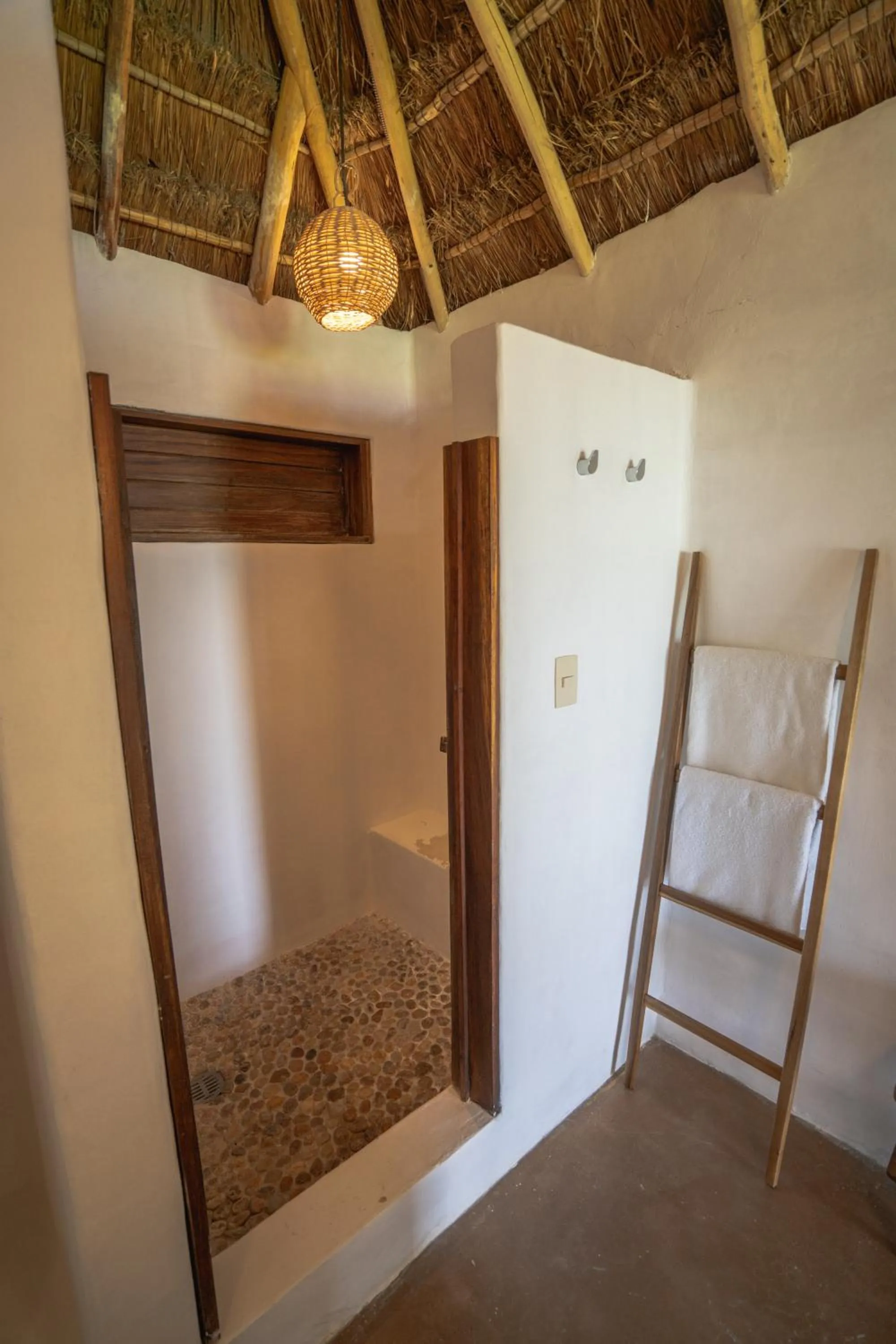 Bathroom, Bed in Hotel CasaBakal - A pie de Laguna - Bacalar