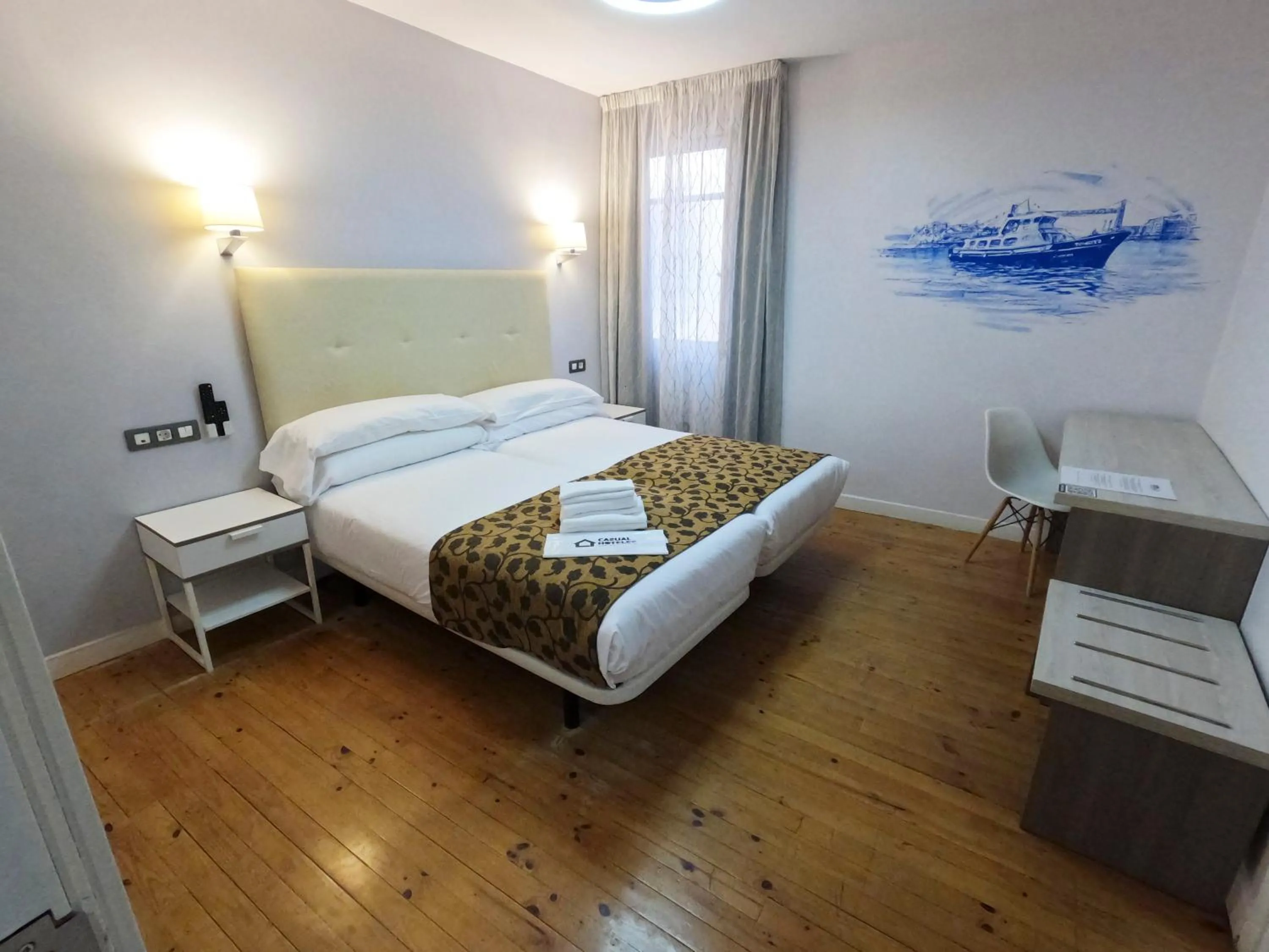 Photo of the whole room, Bed in Casual Gurea