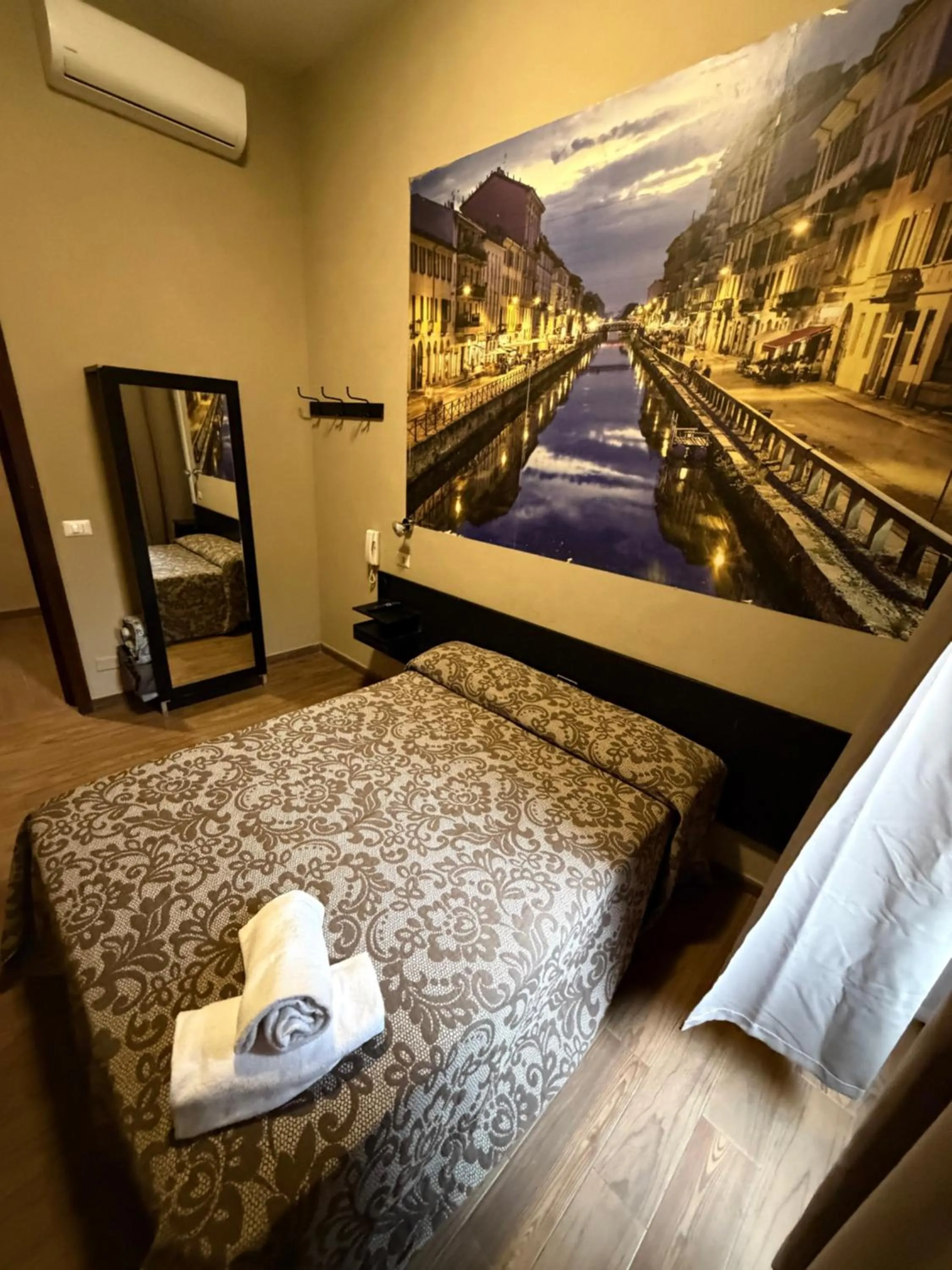 Bed in Albergo Corvetto Corso Lodi