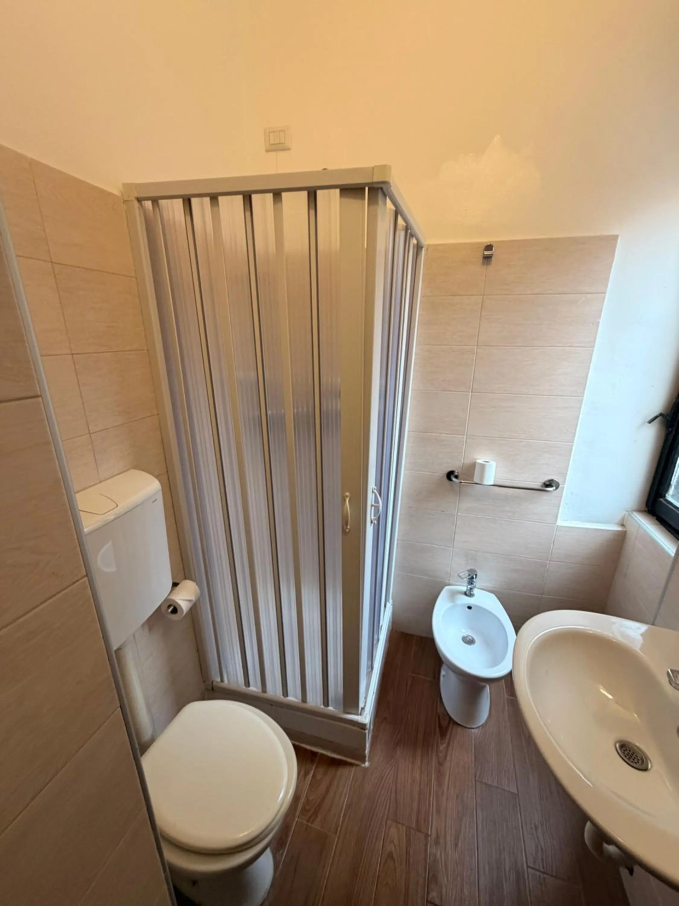 Shower in Albergo Corvetto Corso Lodi