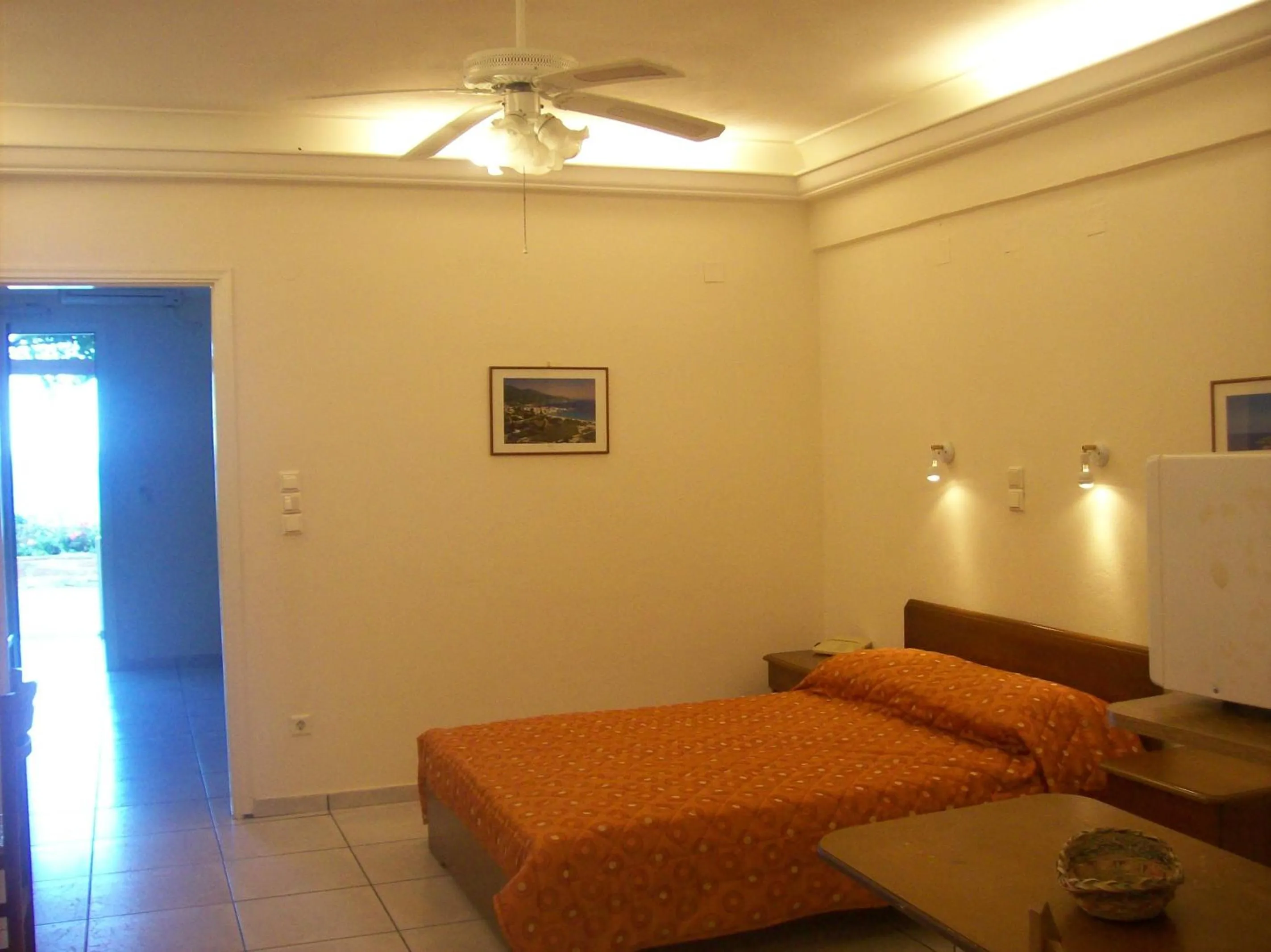 Photo of the whole room, Bed in Vassiliki Studios