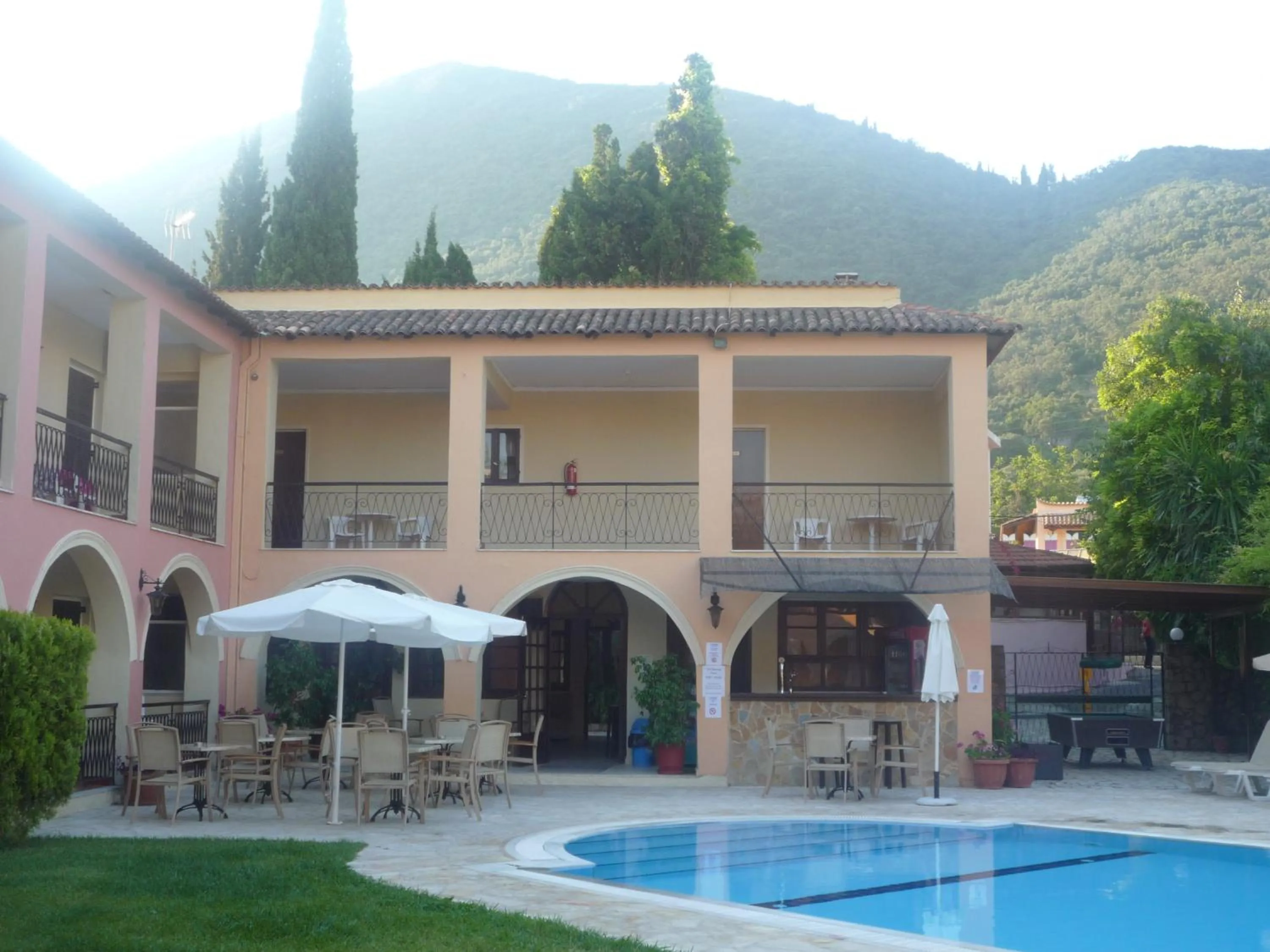 Facade/entrance in Annaliza Apartments